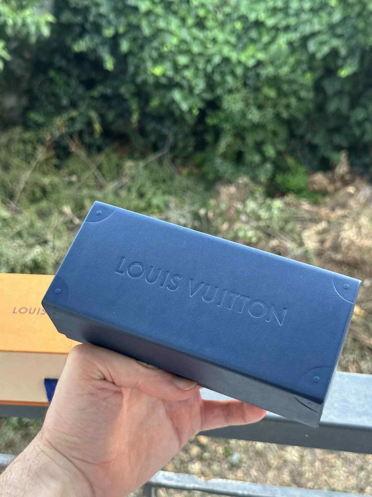 Louis Vuitton Louis Vuitton Z1245E Charleston Marble Sunglasses Size ONE SIZE - 10 Thumbnail