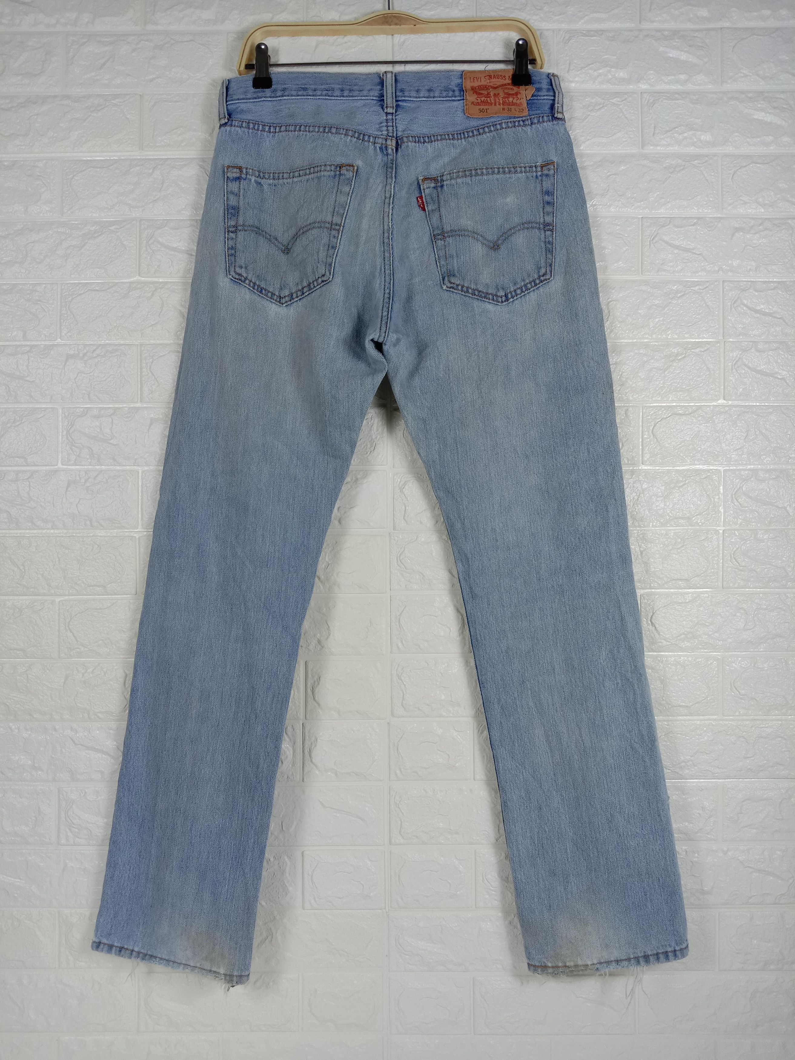 Levi's Vintage Levi's 501 Jeans Light Wash Distressed Denim Size US 31 - 5 Thumbnail