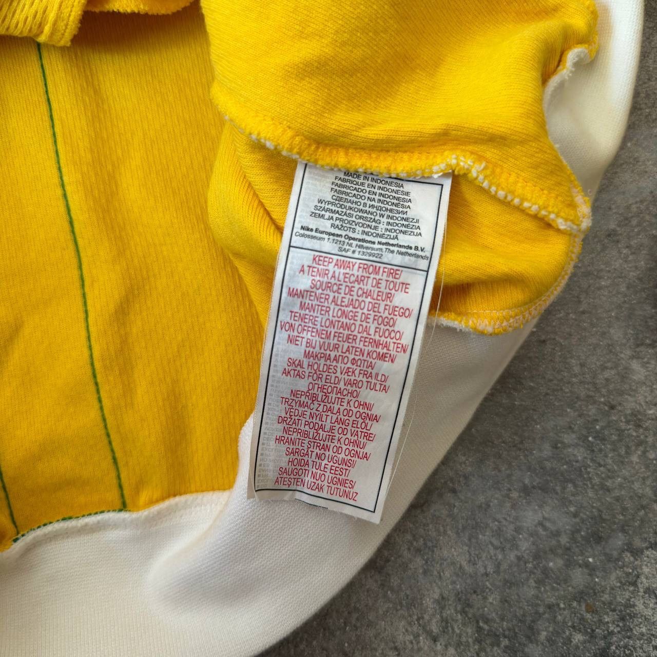 Nike × Vintage 00’s Nike Vintage Brazil #10 Ronaldinho Soccer Track Jacket Size US L / EU 52-54 / 3 - 14 Thumbnail