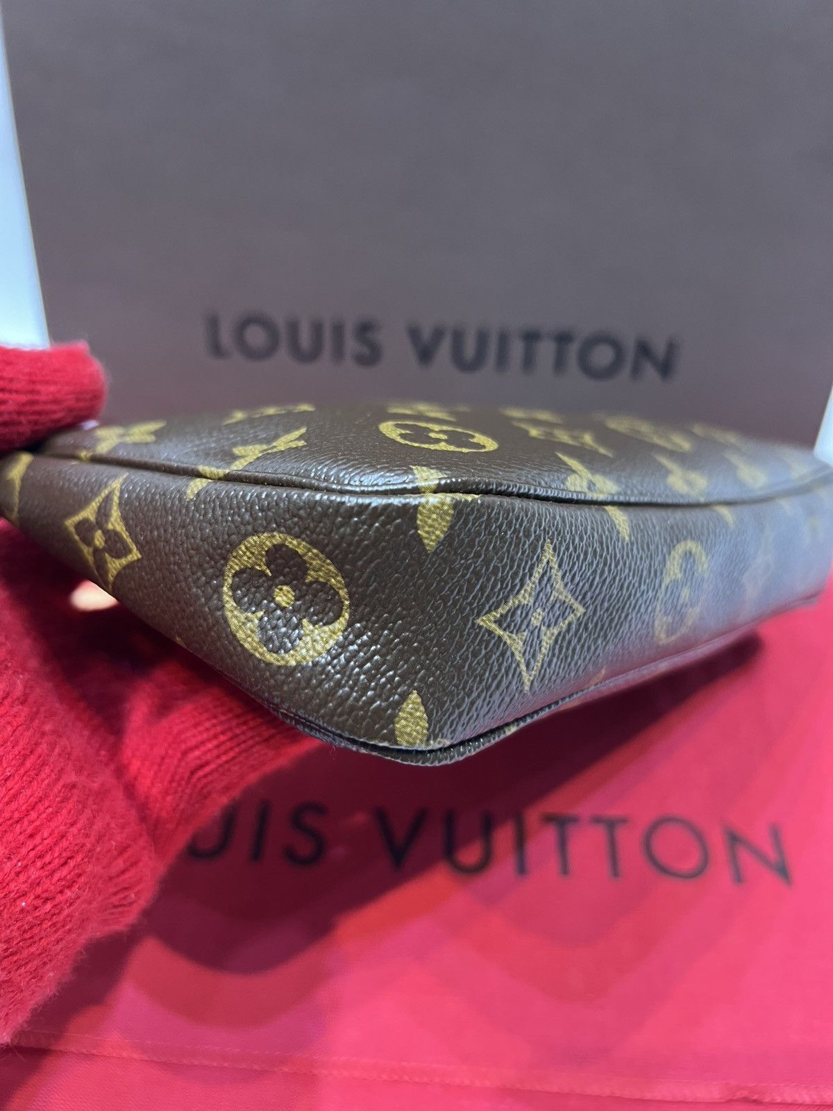 Louis Vuitton × Takashi Murakami LOUIS VUITTON CHERRY POCHETTE TAKASHI MURAKAMI Size ONE SIZE - 12 Thumbnail