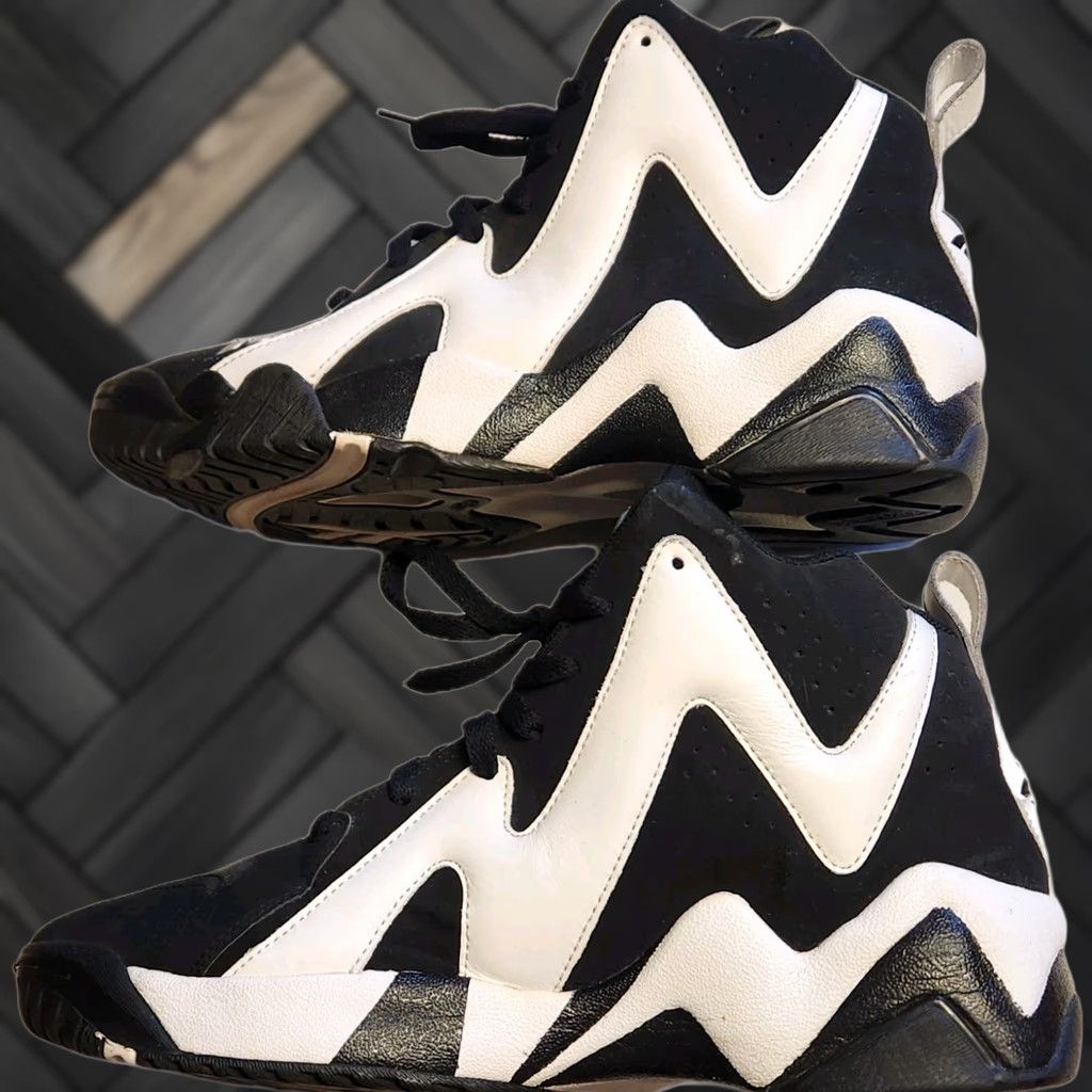 Reebok REEBOK Kamikaze 2 Retro 2013 Shoes Men 11 Black White Sneakers Mid Top V44405 Size US L / EU 52-54 / 3 - 1 Thumbnail