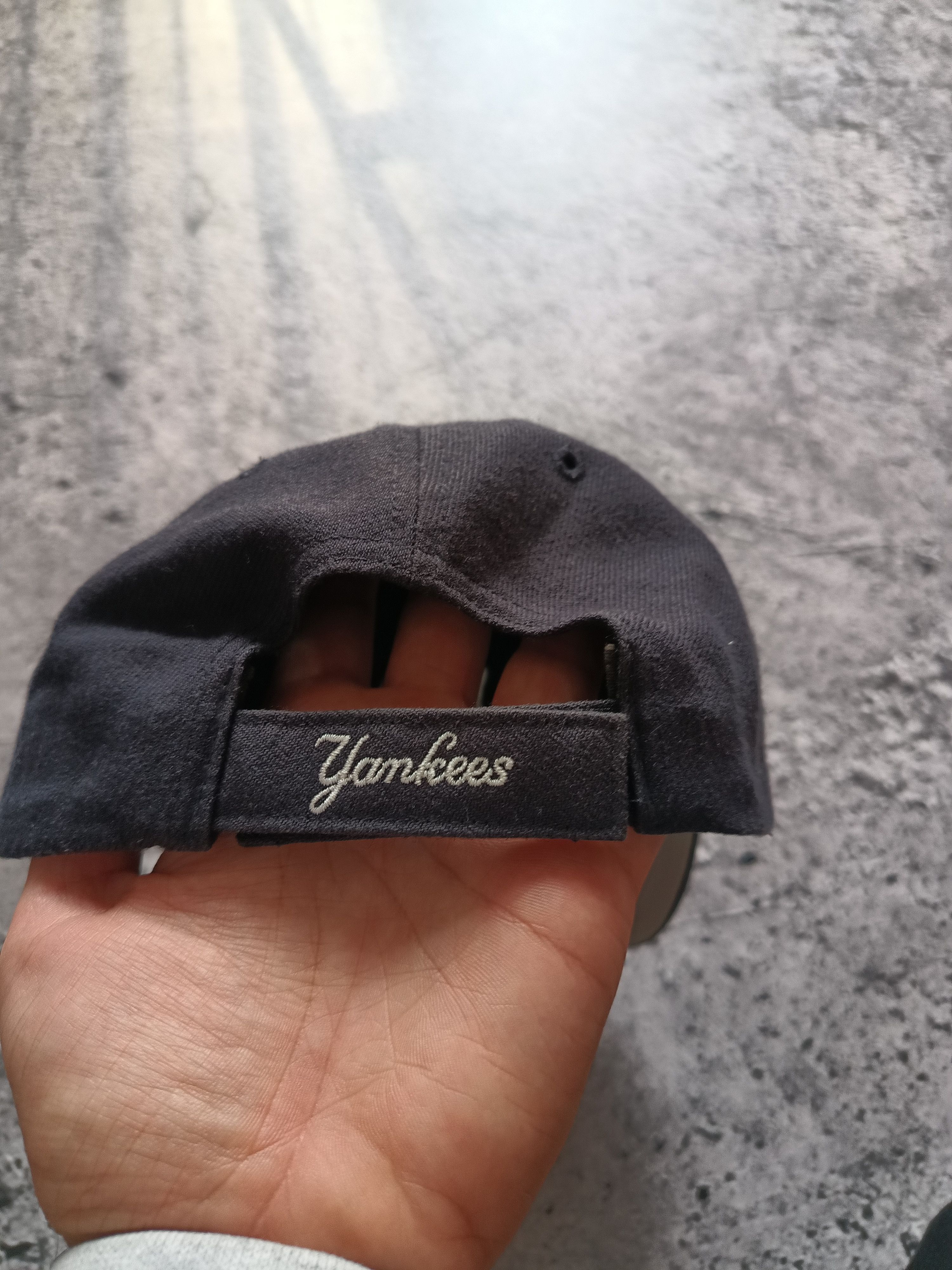 47 × 47 Brand × MLB New York Yankees Hat Cap Strapback Black '47 MLB Baseball NY Size ONE SIZE - 4 Thumbnail
