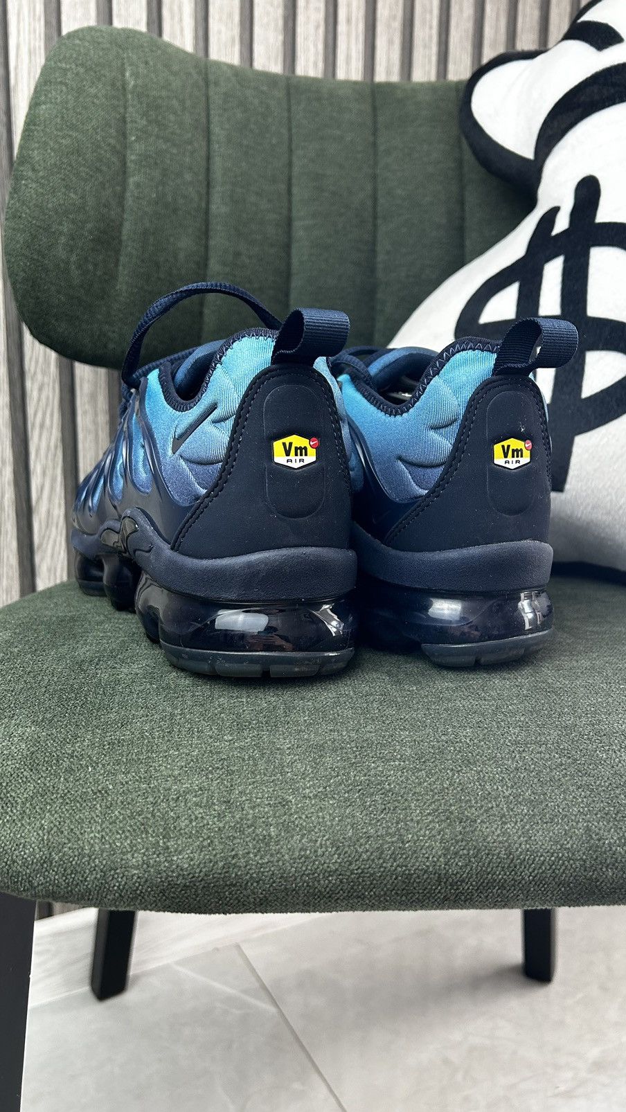 Nike NIKE VAPORMAX PLUS TN BLUE size 8.5 Size US 8.5 / EU 41-42 - 4 Thumbnail