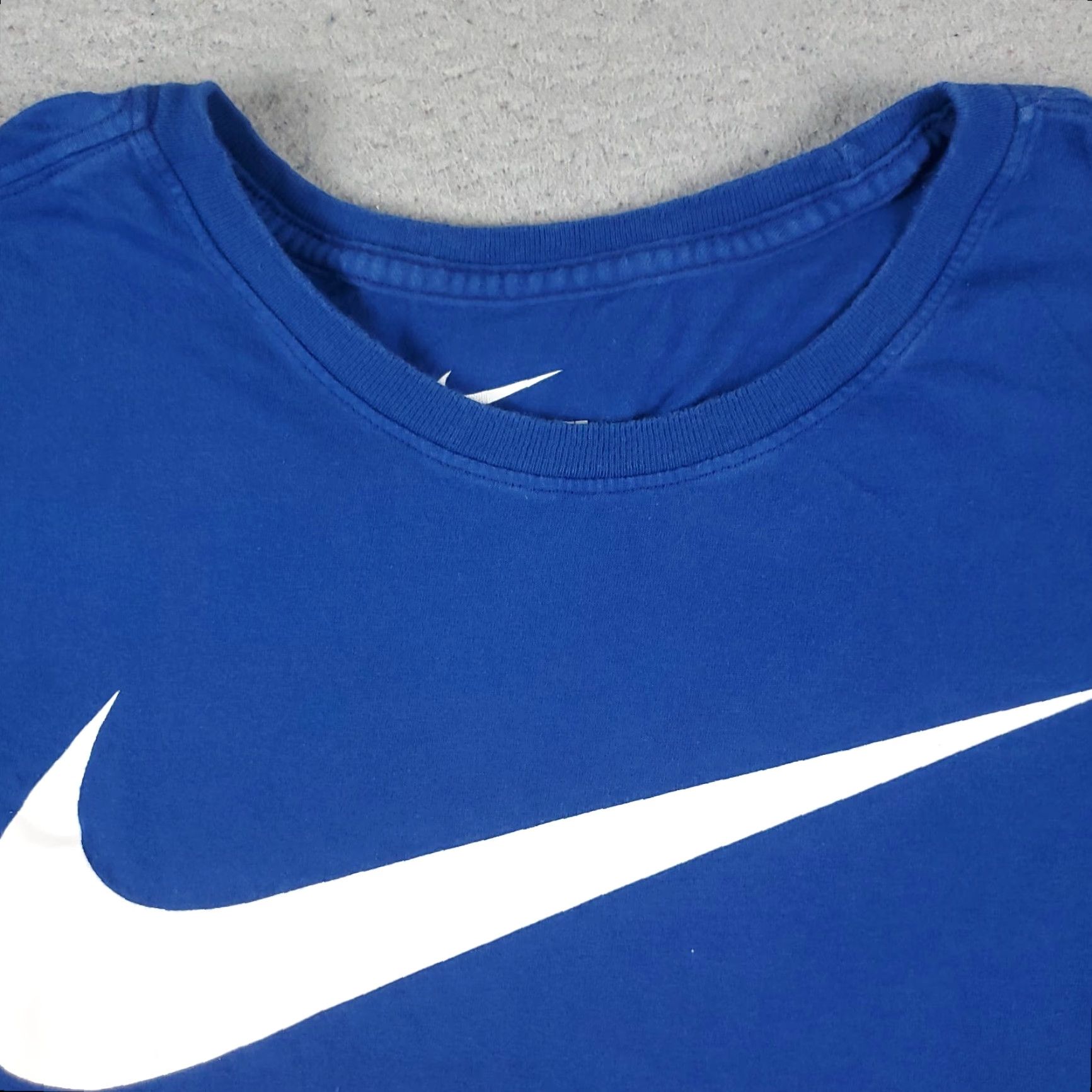 Nike Nike T Shirt Mens XL Blue Swoosh Casual Short Sleeve Adult Regular Crew Neck Cotton Blend Logo Nike Dri-Fit Sports Modern 90s Mens Size US XL / EU 56 / 4 - 3 Thumbnail