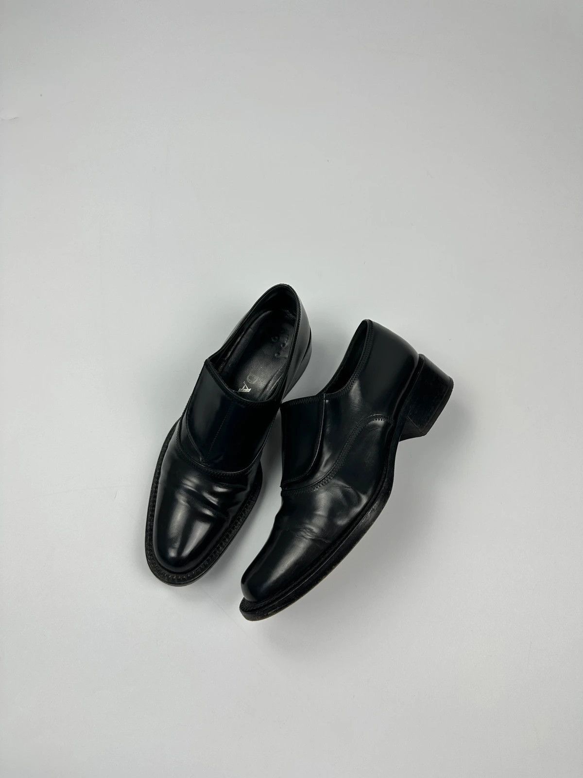 Prada Prada Milano 90s Black Vernis Scratch Loafer Dress Shoes Size US 6 / IT 36 - 1 Thumbnail