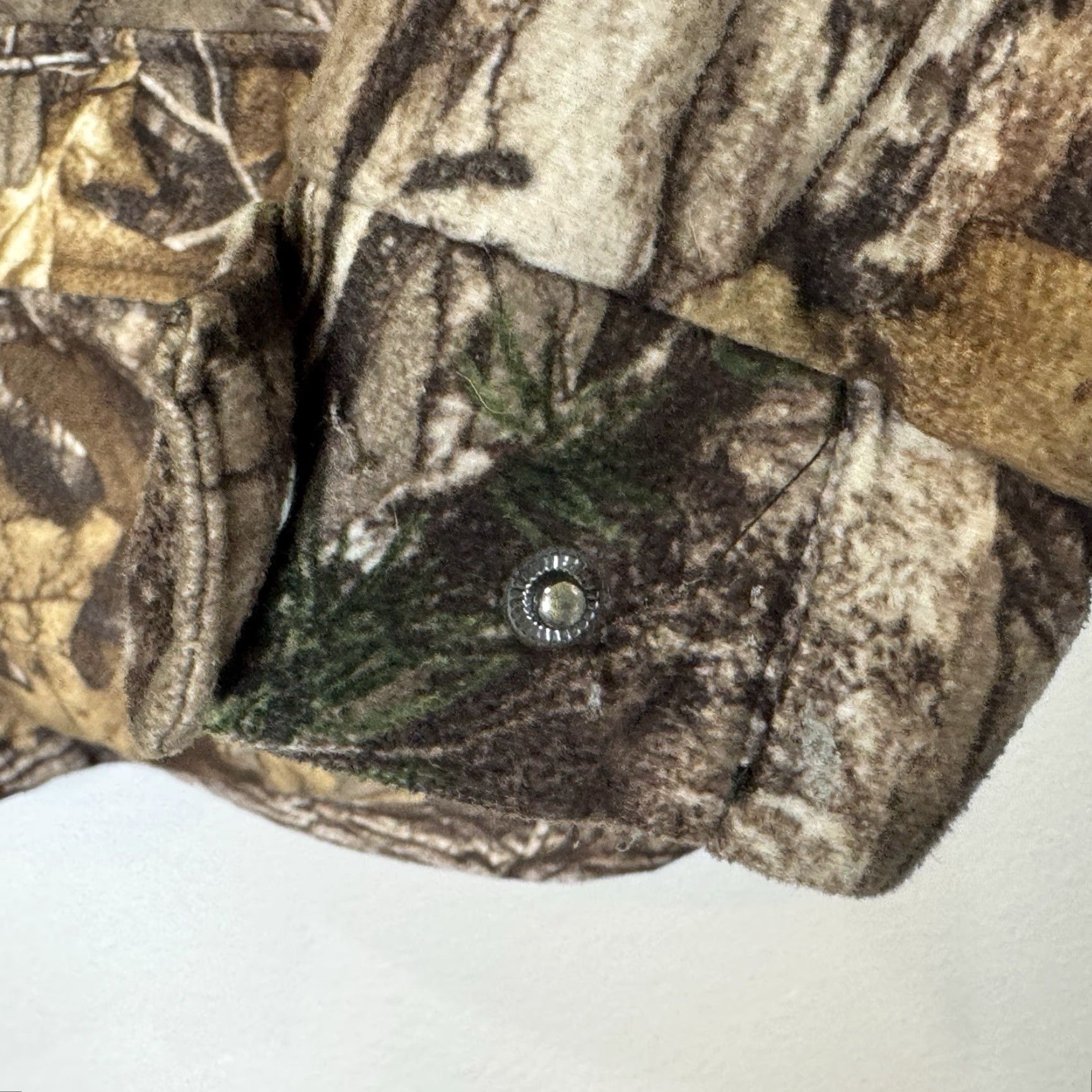 Realtree Habit Realtree Xtra Camouflage Hunting Cargo Coat Scent Factor Mens Size Medium Size US M / EU 48-50 / 2 - 5 Thumbnail