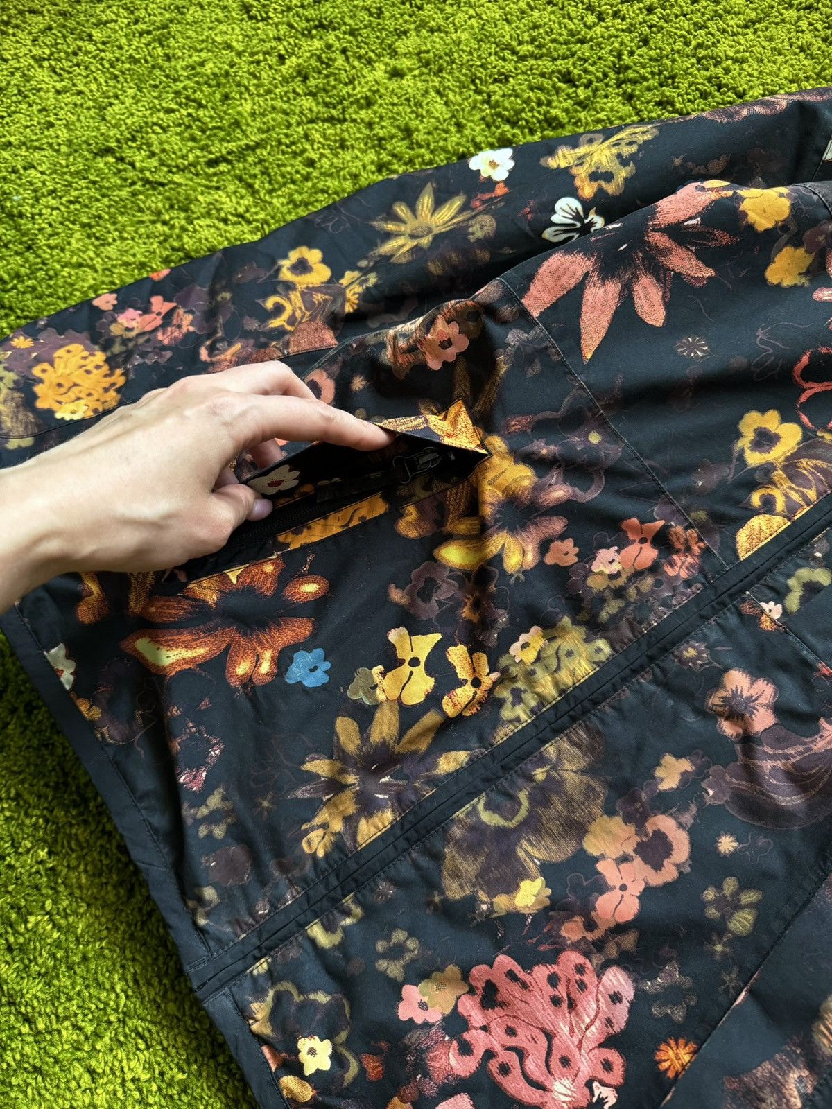 The North Face The North Face TNF gorpcore style floral pattern rare jacket Size XS / US 0-2 / IT 36-38 - 6 Thumbnail