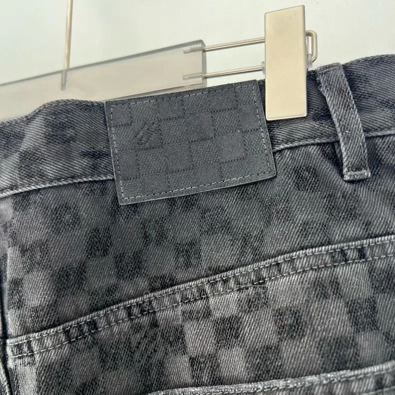 Louis Vuitton Louis Vuitton SS25 Damier flocked checkerboard jeans Size US 36 / EU 52 - 4 Thumbnail