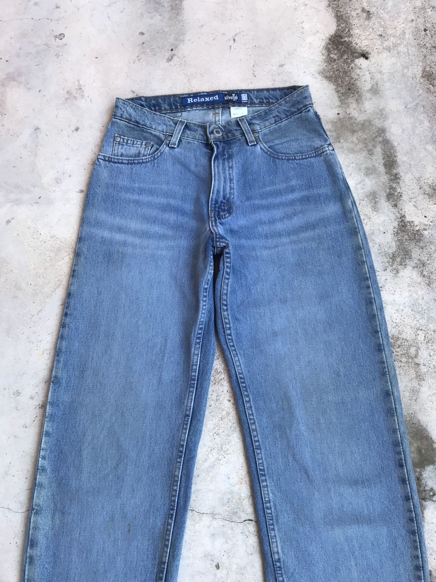 Levi's × Vintage Vintage Silvertab 90s Levis relaxed fit dirty bluewash W29 Size US 29 - 4 Thumbnail