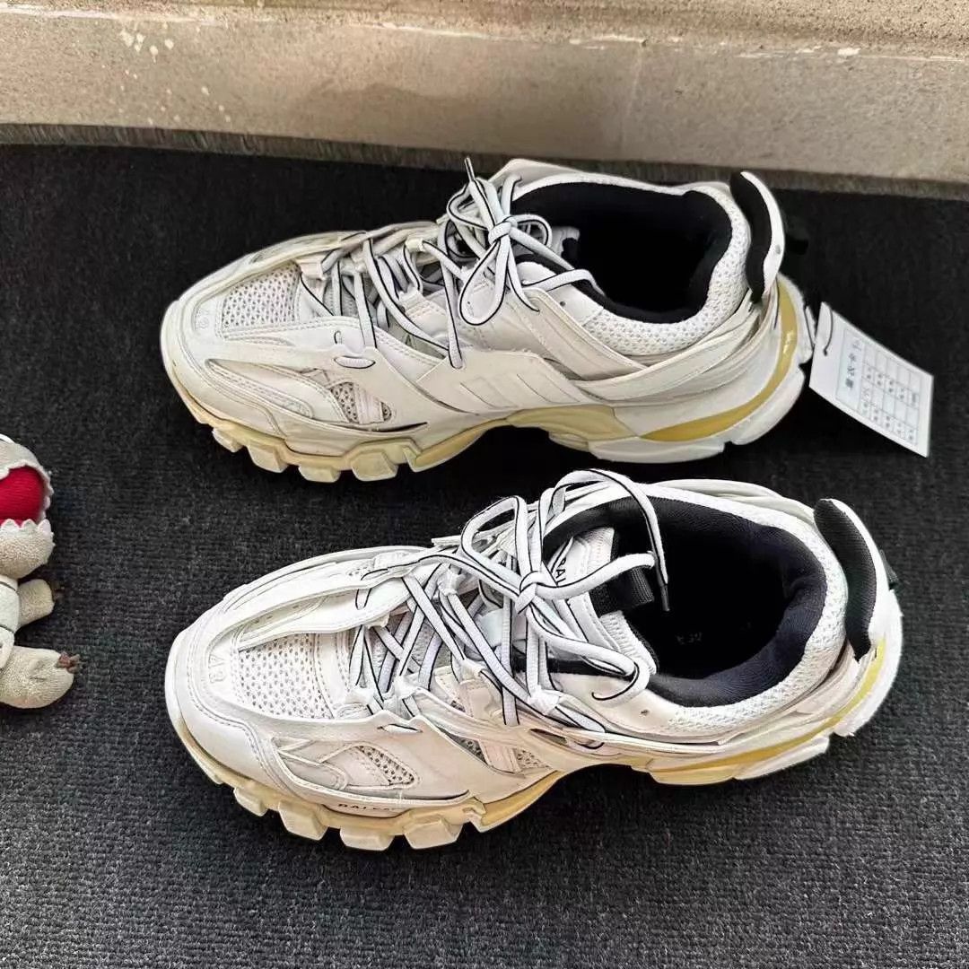 Balenciaga Balenciaga White Track Sneakers 42 90 New Size US 9 / EU 42 - 1 Thumbnail