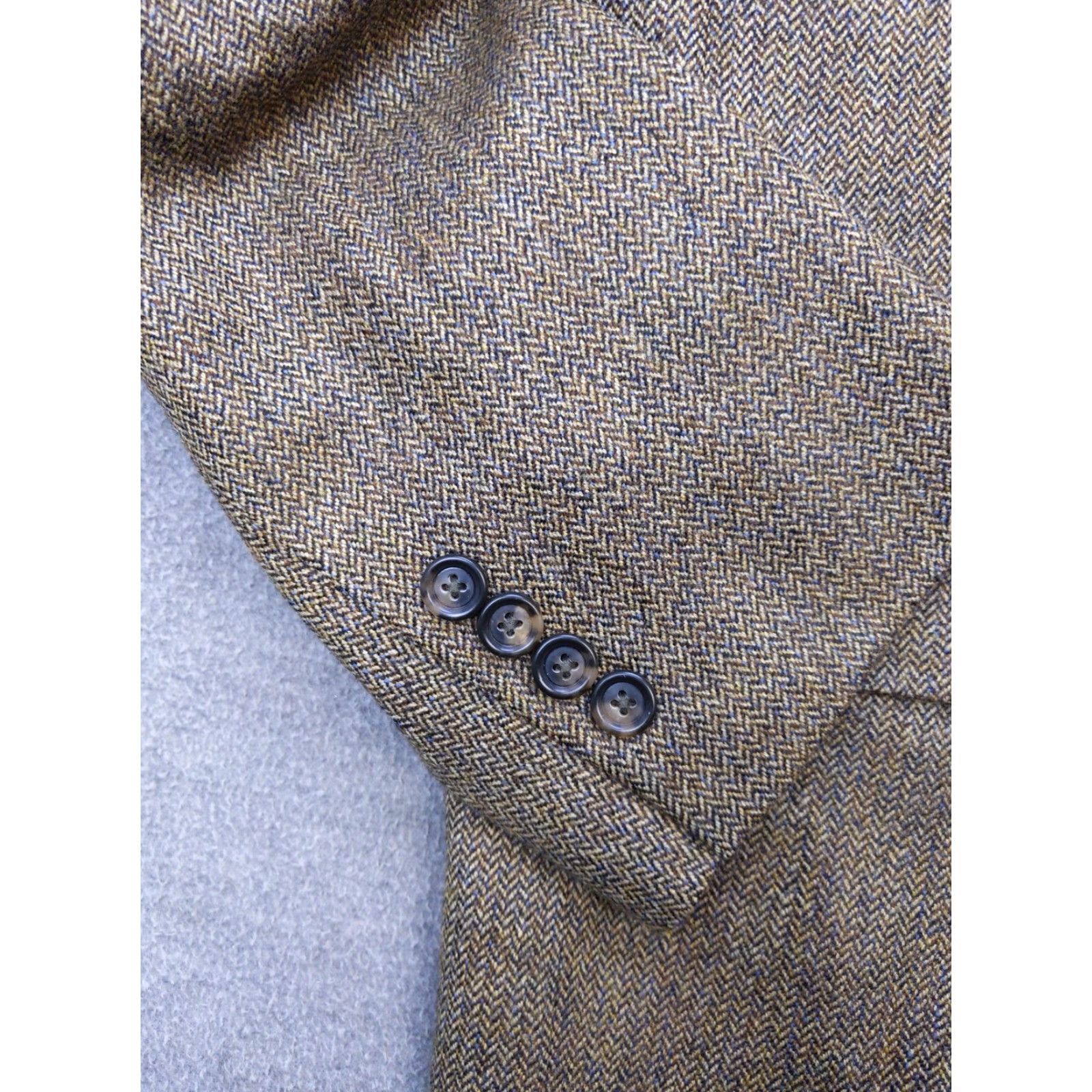 Jos. A. Bank Jos. A. Bank Sport Coat Brown Wool Herringbone Tweed 44R Mens Notch Lapel 2-Button 4-Button Sleeve Regular Jacket Coat Size US S / EU 44-46 / 1 - 3 Thumbnail