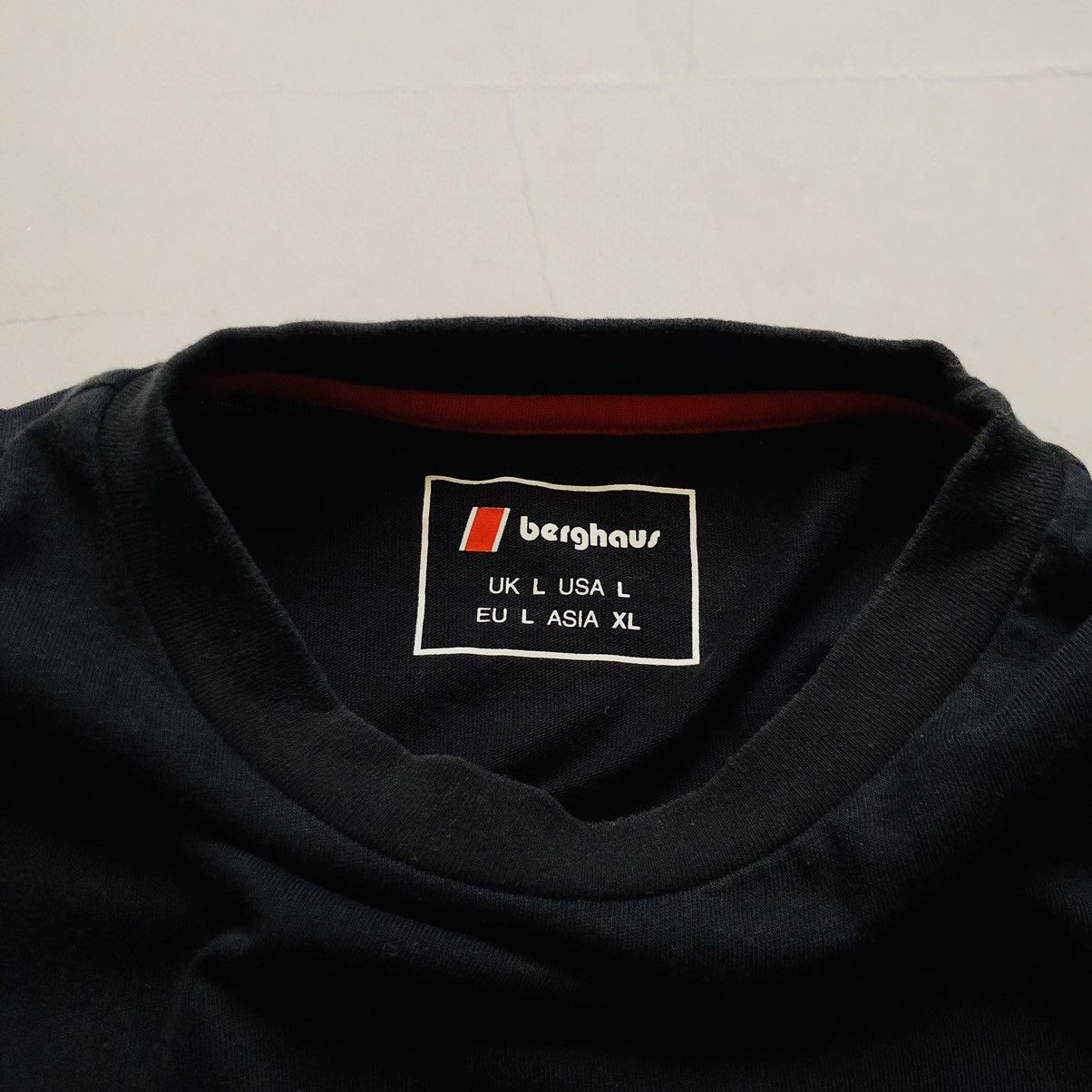Berghaus Berghaus black Chest Printed Logo T-shirt Tee mountain Size US L / EU 52-54 / 3 - 5 Thumbnail