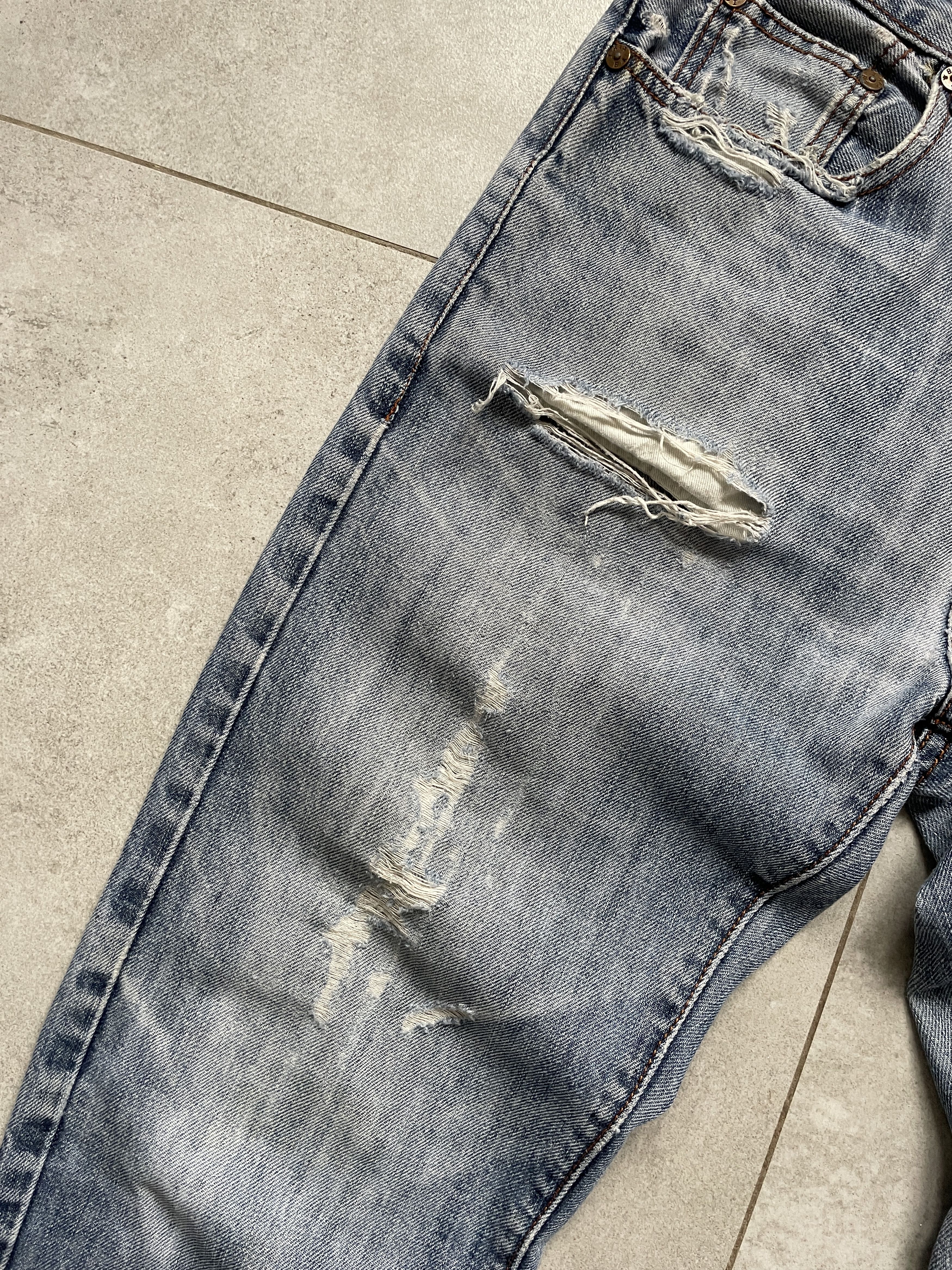 Evisu VINTAGE Y2K EVISU DISTRESSED LIGHT BLUE DENIM GOLD LOGO Size US 30 / EU 46 - 8 Thumbnail