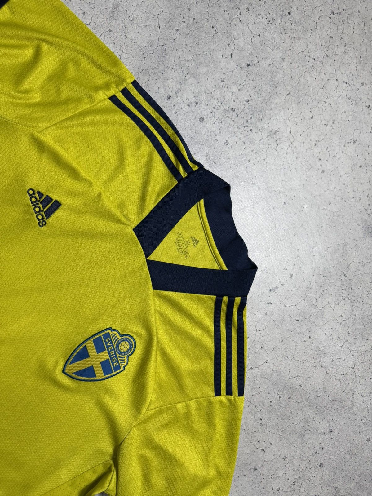 Adidas Adidas Sweden Team 2019/2020 Soccer Jersey Size US XL / EU 56 / 4 - 4 Thumbnail