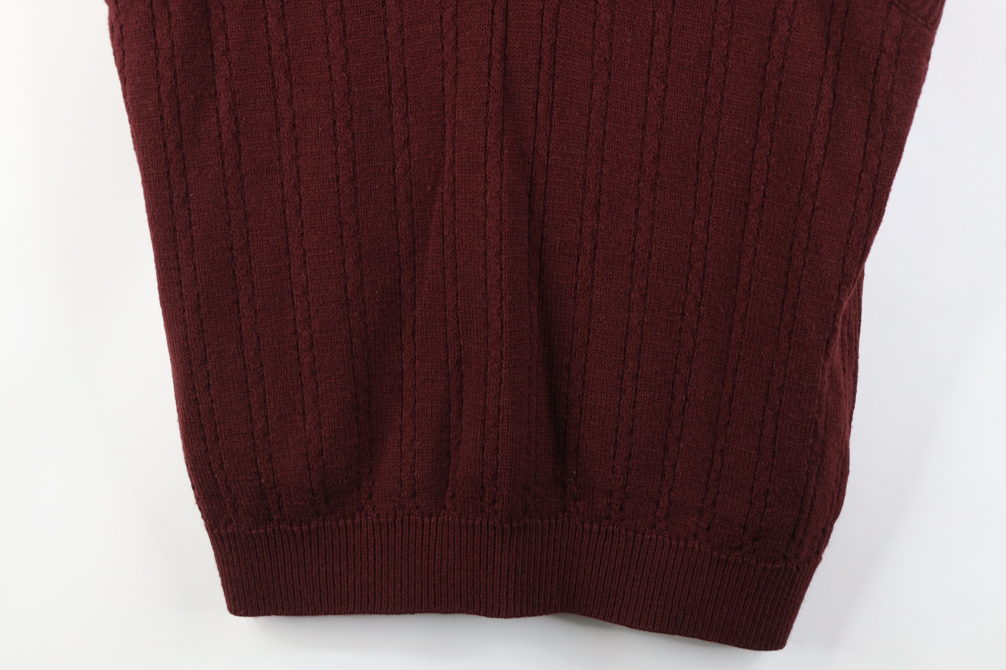 Vintage Vintage 70s Streetwear Cable Knit Sweater Vest Burgundy Size US M / EU 48-50 / 2 - 3 Thumbnail
