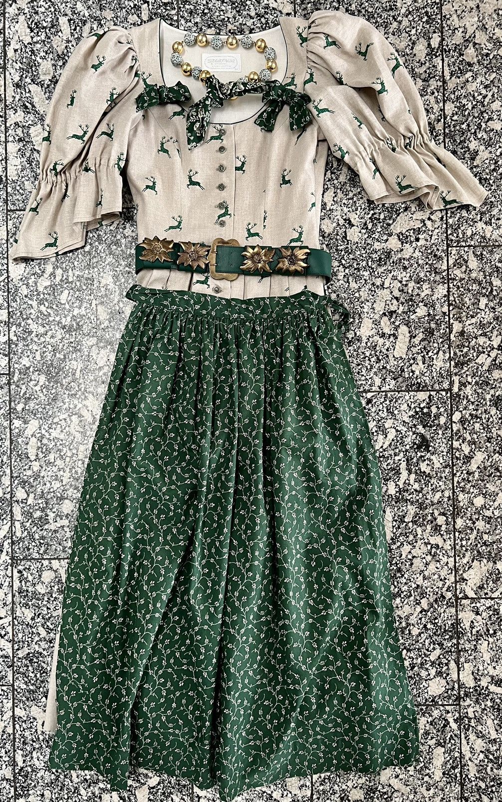 image of Sportalm Kitzbuhel Sportalm Kitzbühel Stilvolles Dirndl Mit Auffälliger Schürze in Brown, Women's (