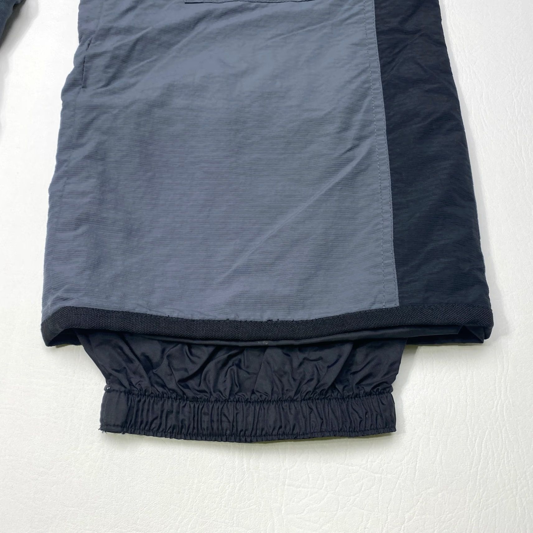 Vintage Columbia Cargo Pants Mens Large 36x32 Gray Black Elastic Waist Hiking Outdoor Pants Mens Gray-Columbia Cargo Outdoor Hiking 90s? Size US 36 / EU 52 - 4 Thumbnail