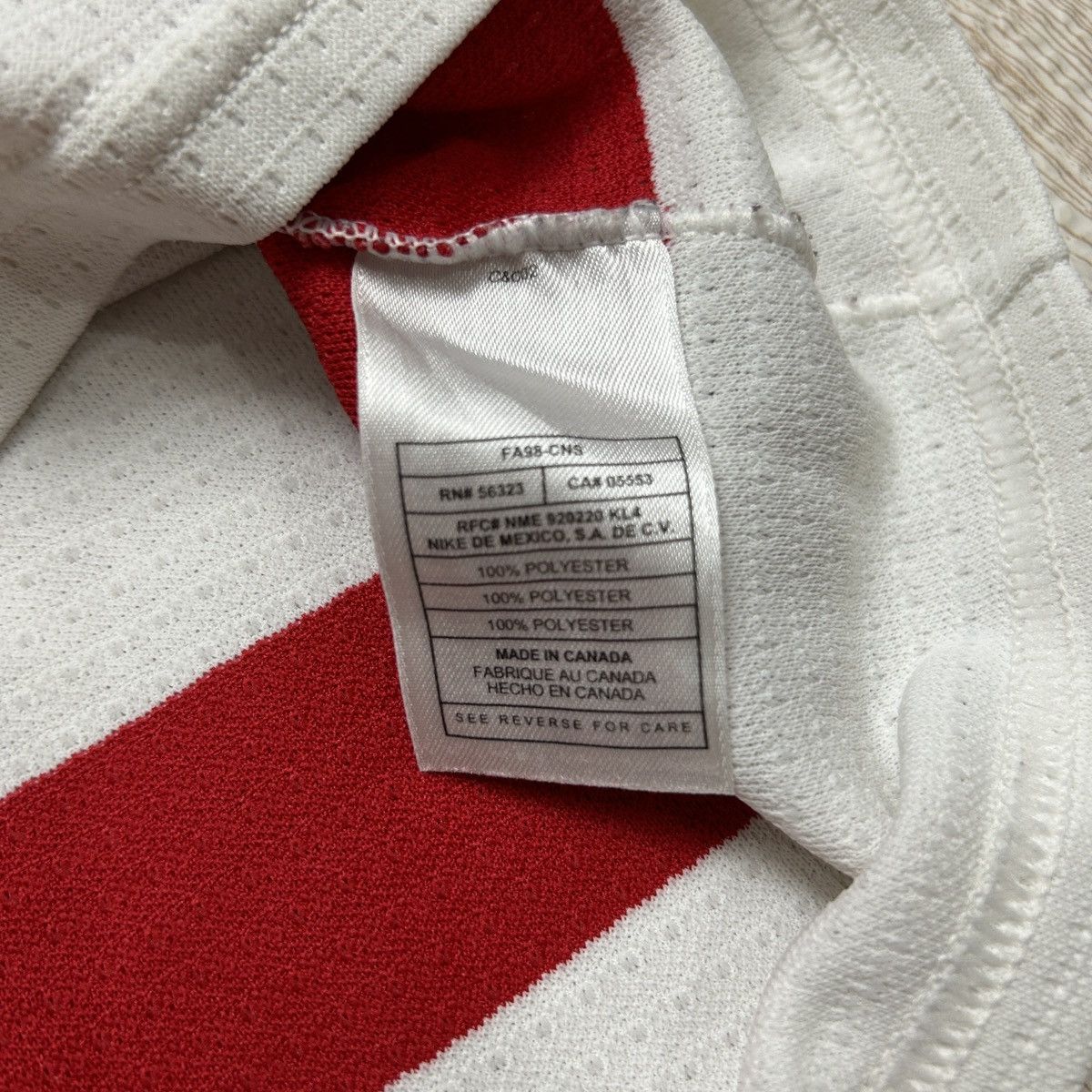 NHL × Nike × Red Wing Vintage Nike 90s Detroit Red Wings NHL hockey jersey Size US XXS / EU 40 - 7 Thumbnail