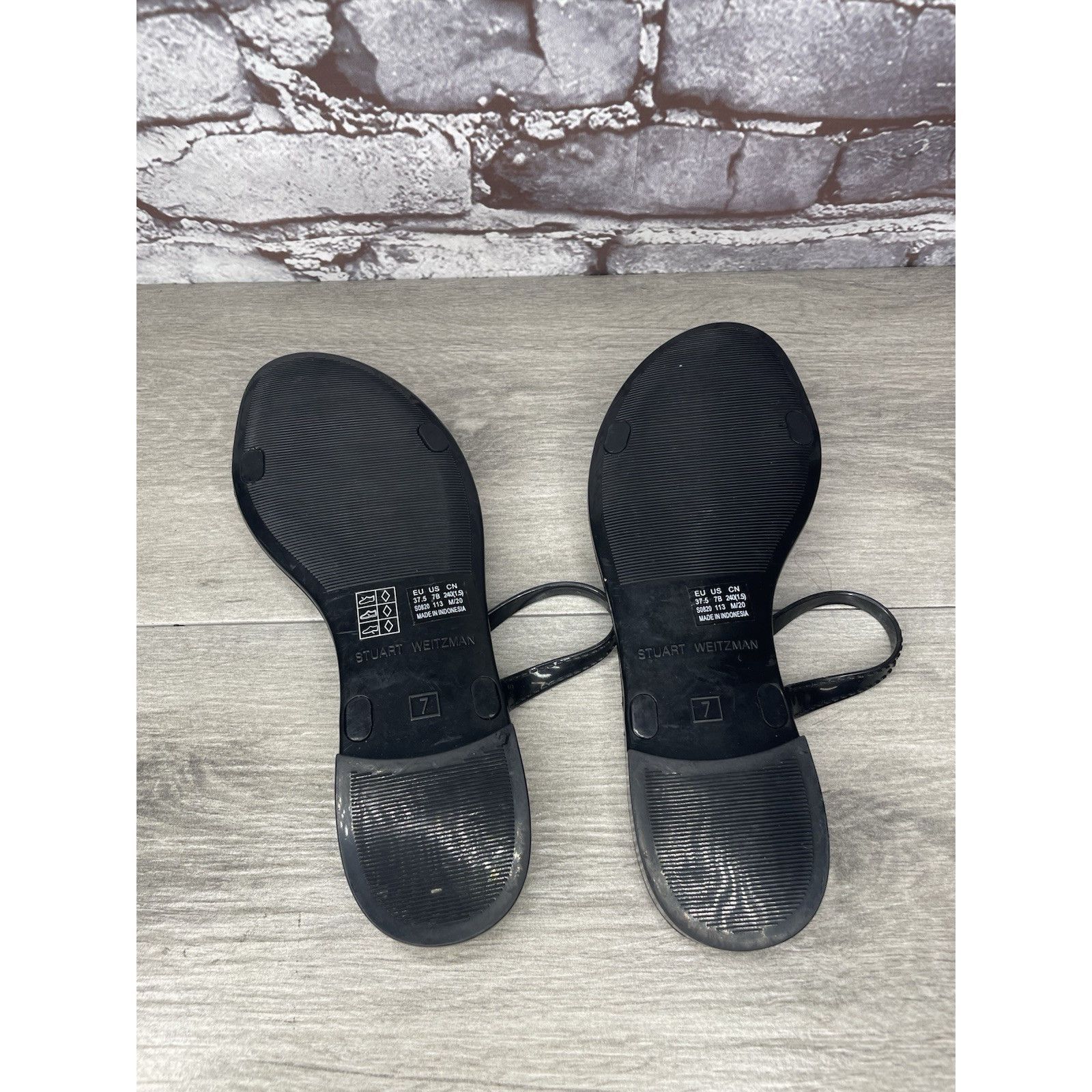 Stuart Weitzman Stuart Weitzman Black Sawyer Jelly Flats Slides Sandals Wome Size US 7 / IT 37 - 7 Thumbnail