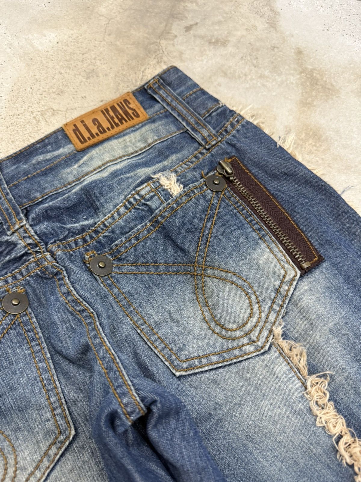 Japanese Brand d.i.a. jeans LGB Style Flare Unisex Denim Pants Size US 28 / EU 44 - 16 Thumbnail