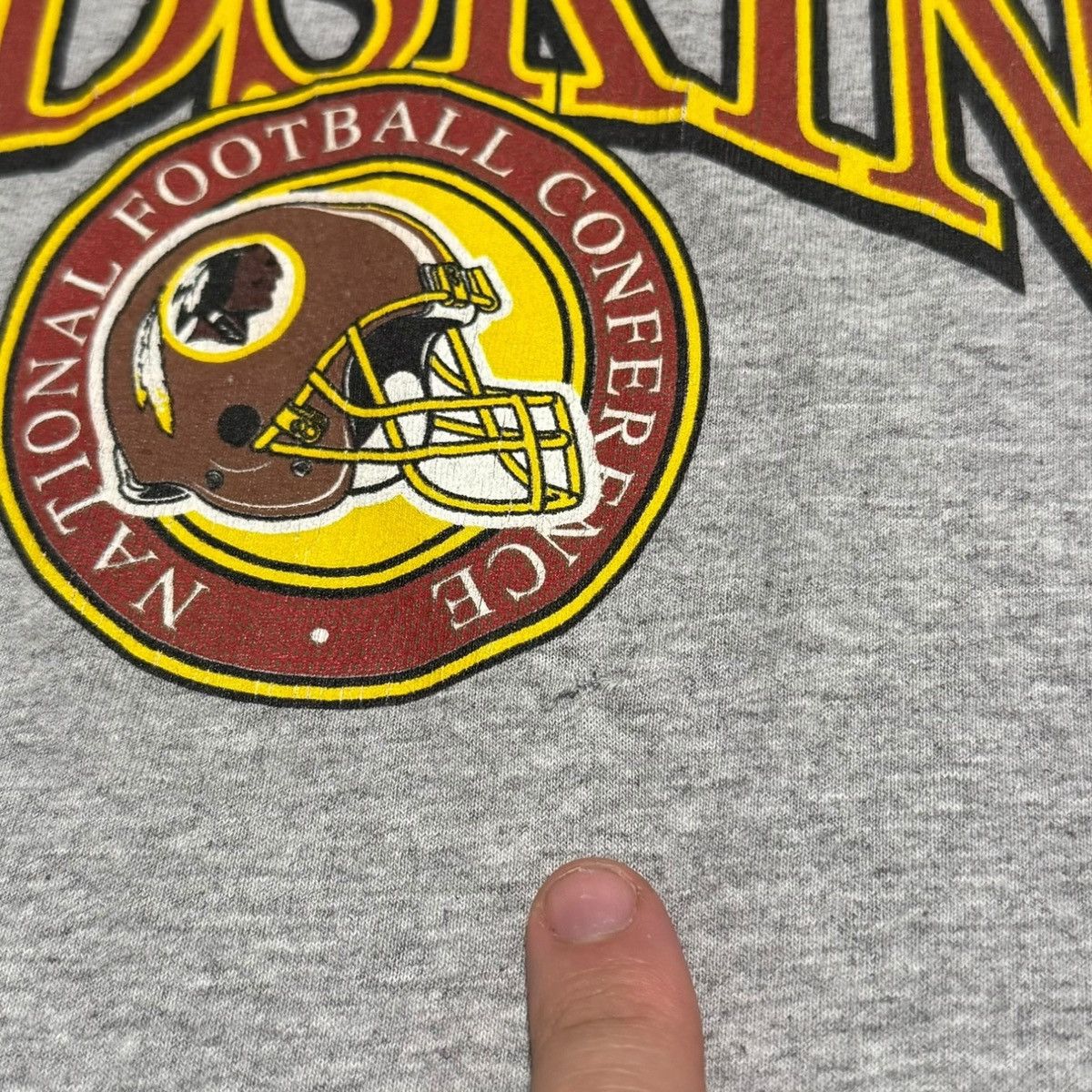NFL NFL Washington Redskins Gray Long Sleeve Shirt Adult Large Size US L / EU 52-54 / 3 - 3 Thumbnail