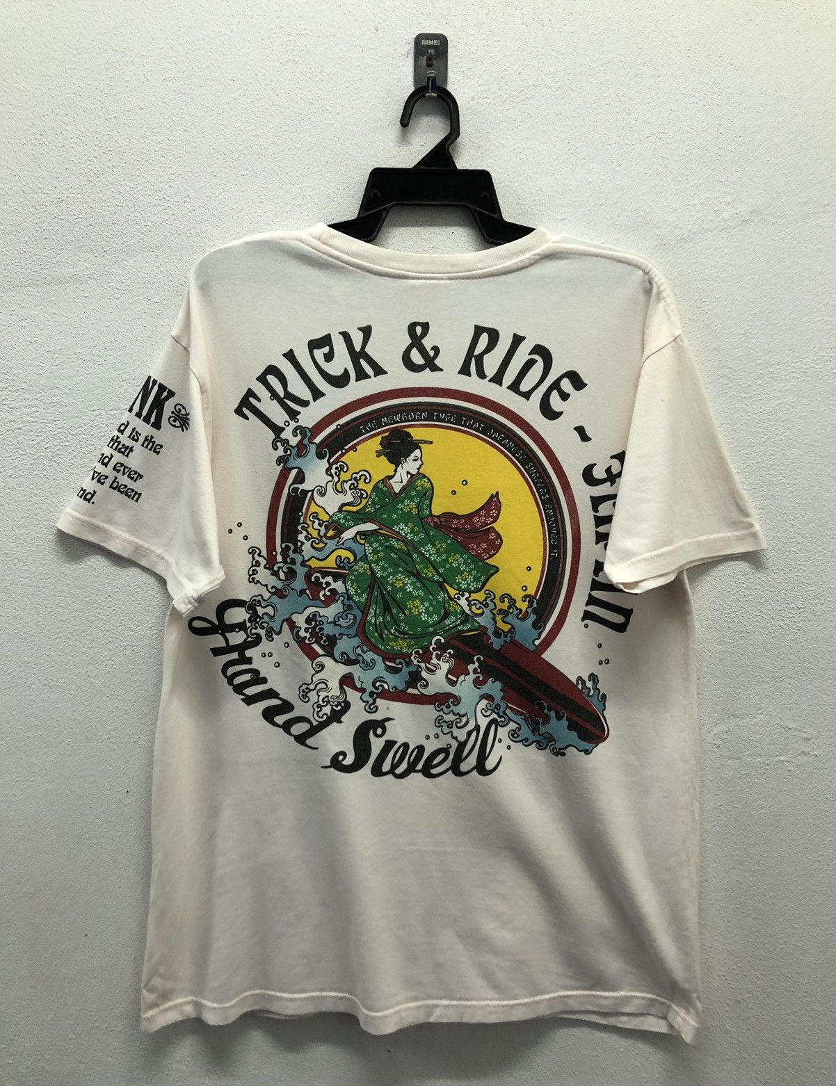 Japanese Brand Vintage Trick & Ride Japan Geisha Surfing Surfboard T-Shirt Size US XL / EU 56 / 4 - 1 Thumbnail