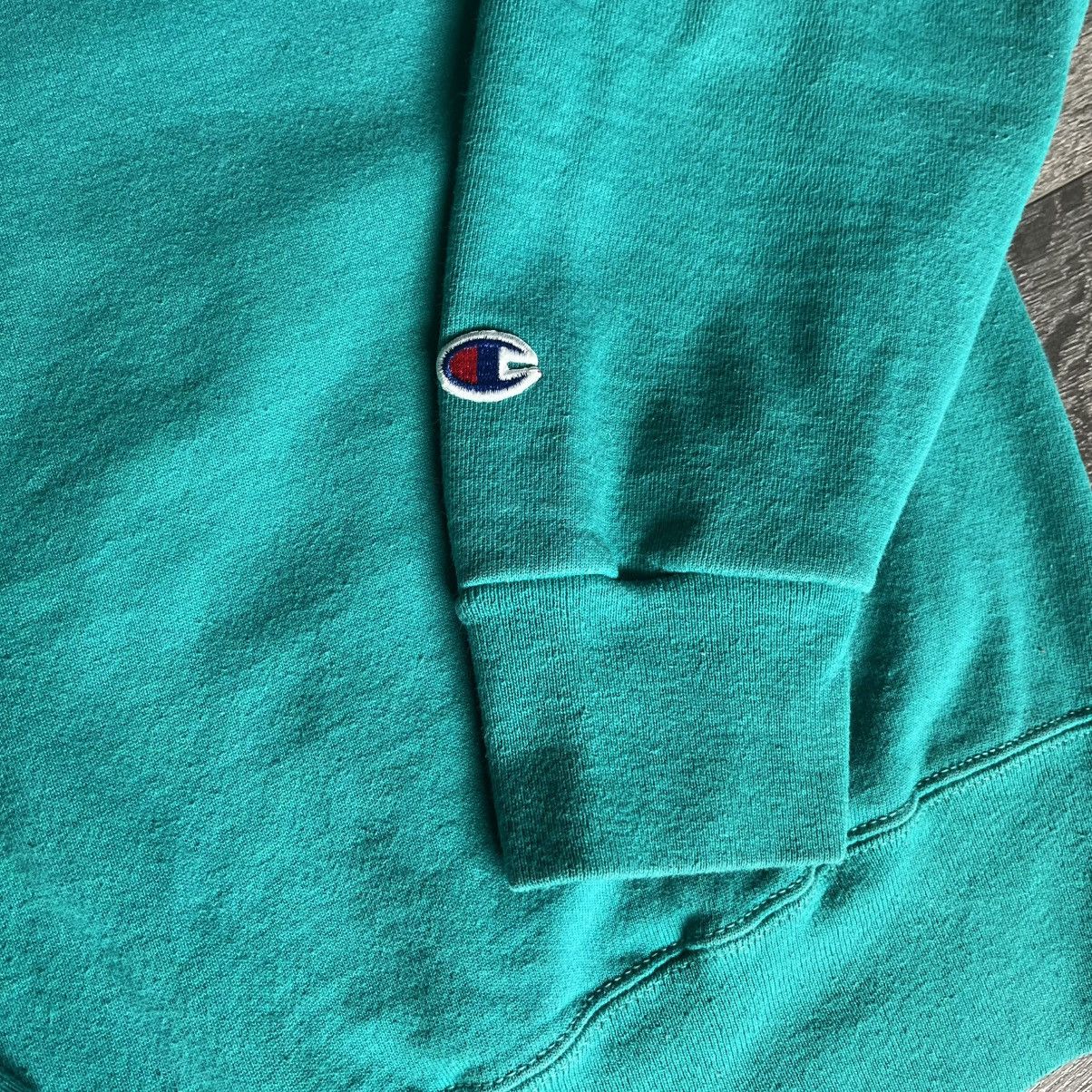 Champion Vintage 1990s Champion Basic Small Logo Turquoise Crewneck Size US M / EU 48-50 / 2 - 3 Thumbnail