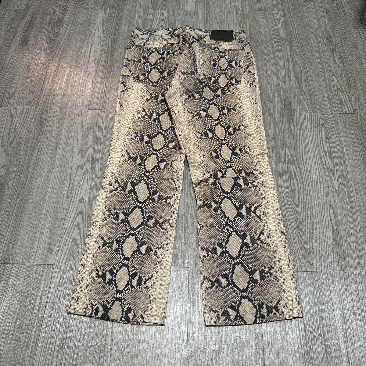 Japanese Brand Japanese Brand Men's batsu Snake Print Long Pants Size US 30 / EU 46 - 5 Thumbnail