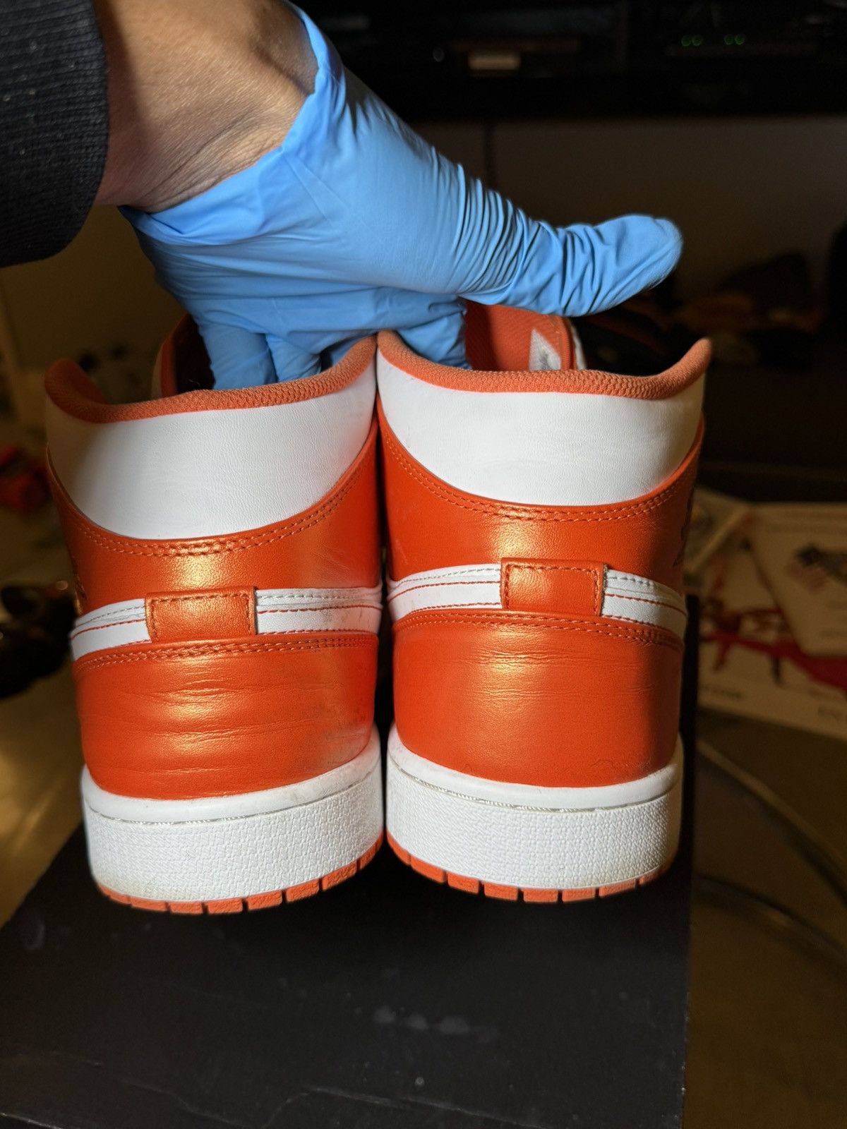 Jordan Brand Orange Metallic 1 mids Size US 13 / EU 46 - 9 Thumbnail