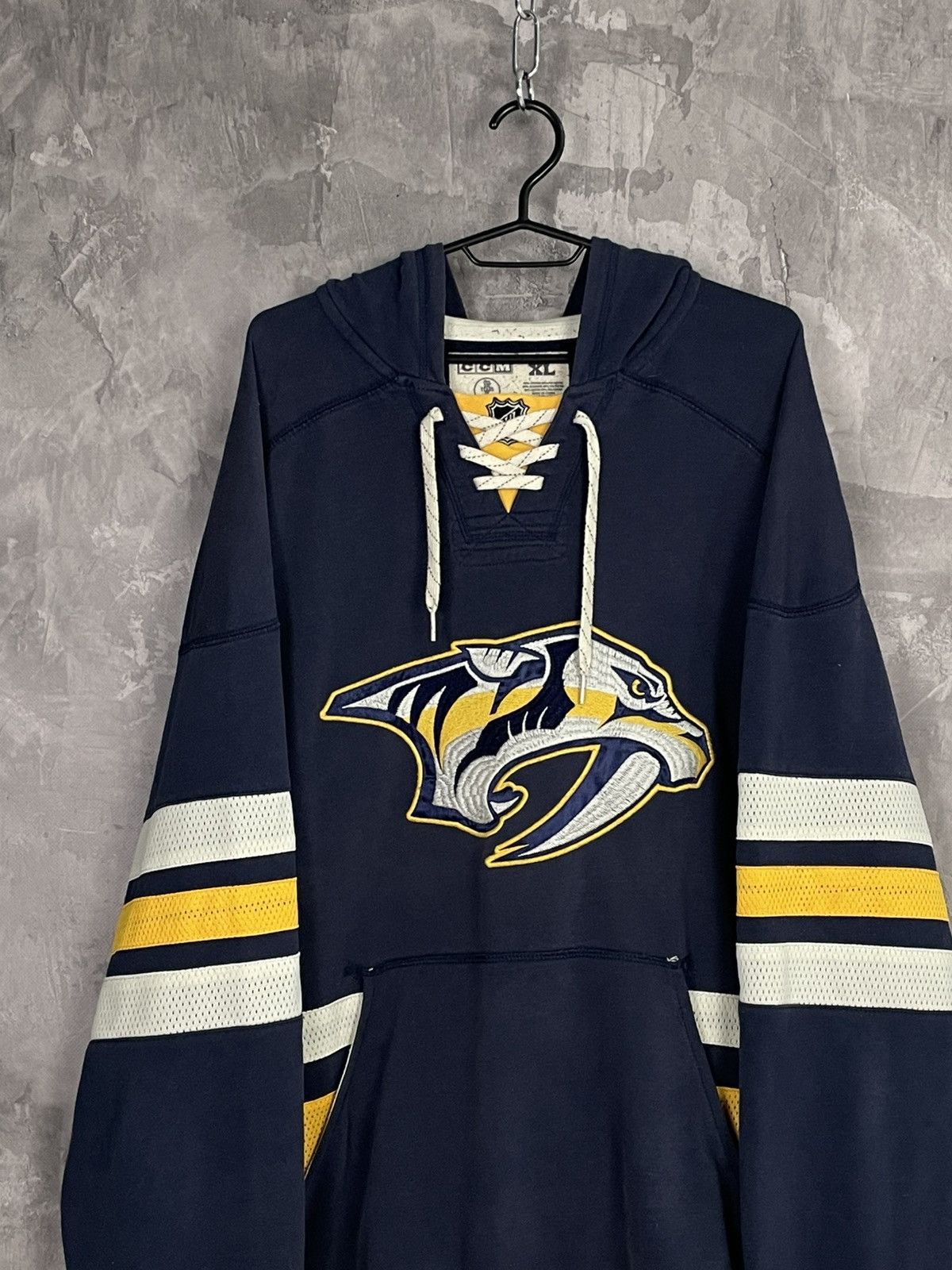Ccm × NHL × Vintage Vintage CCM Streetwear Vintage Reebok NHL Hoodie Size US XL / EU 56 / 4 - 2 Thumbnail