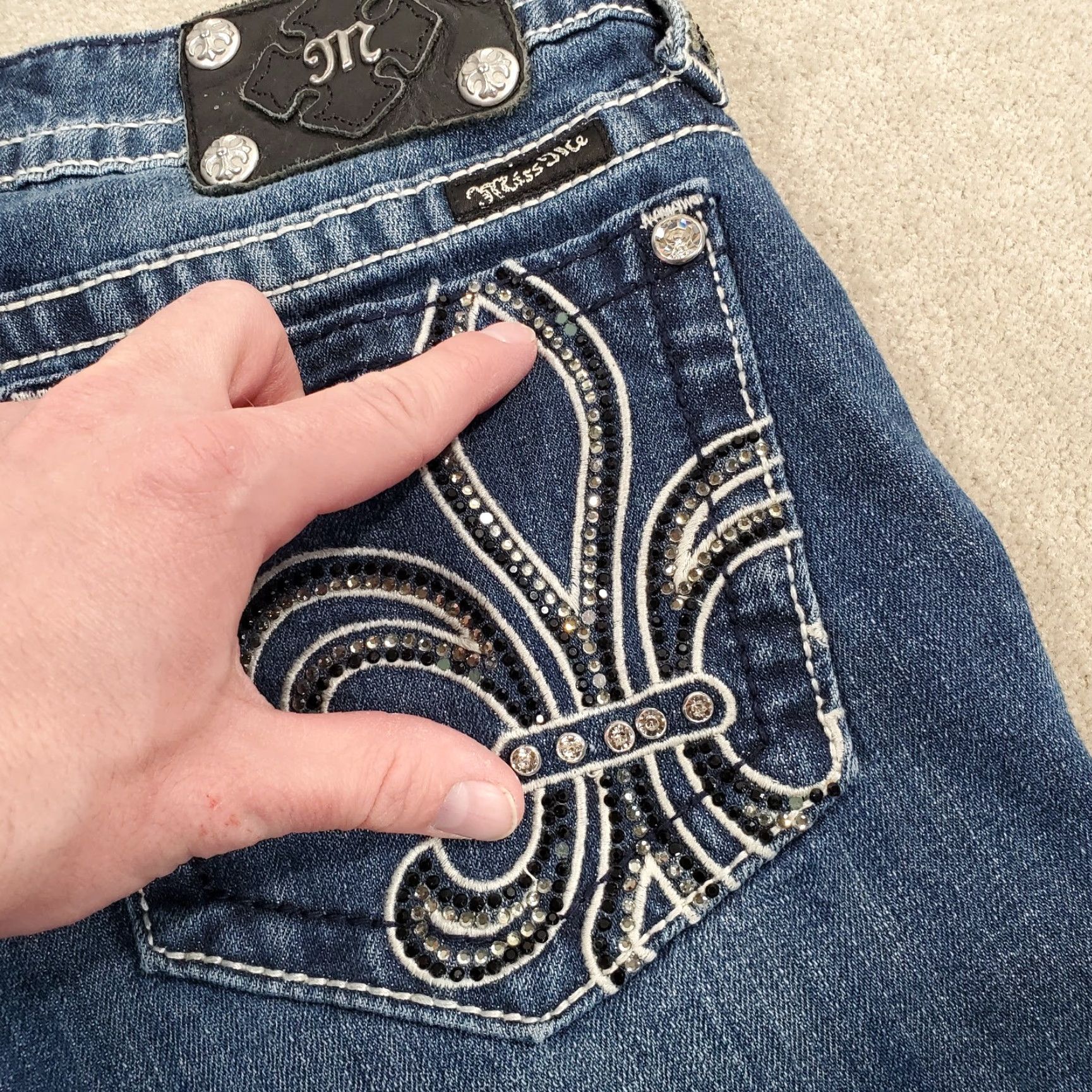 Miss Me VINTAGE Miss Me Jeans Womens 30 Boot Cut Blue Faded Dark Wash Rhinestones Fleur De Lis Jeans Womens 30 Blue Size 30" / US 8 / IT 44 - 3 Thumbnail