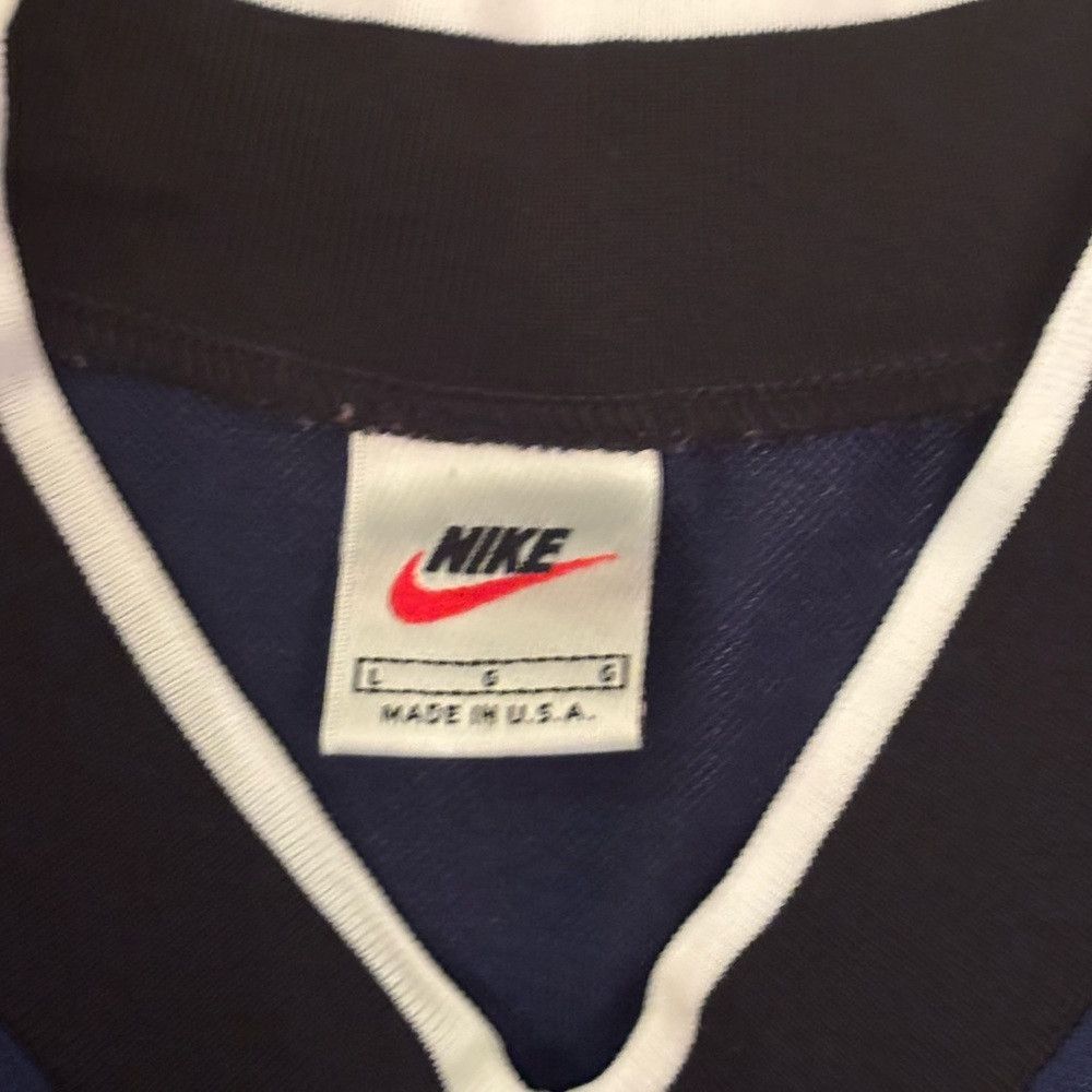 Nike Nike RARE Y2K Navy Striped Shirt Size US L / EU 52-54 / 3 - 3 Thumbnail