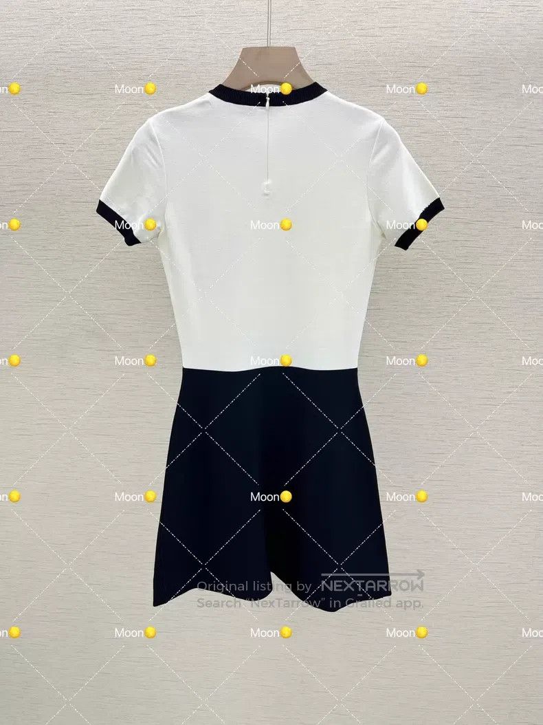 Valentino Valentino Black and white color-blocked dress with gold le Size S / US 4 / IT 40 - 6 Thumbnail
