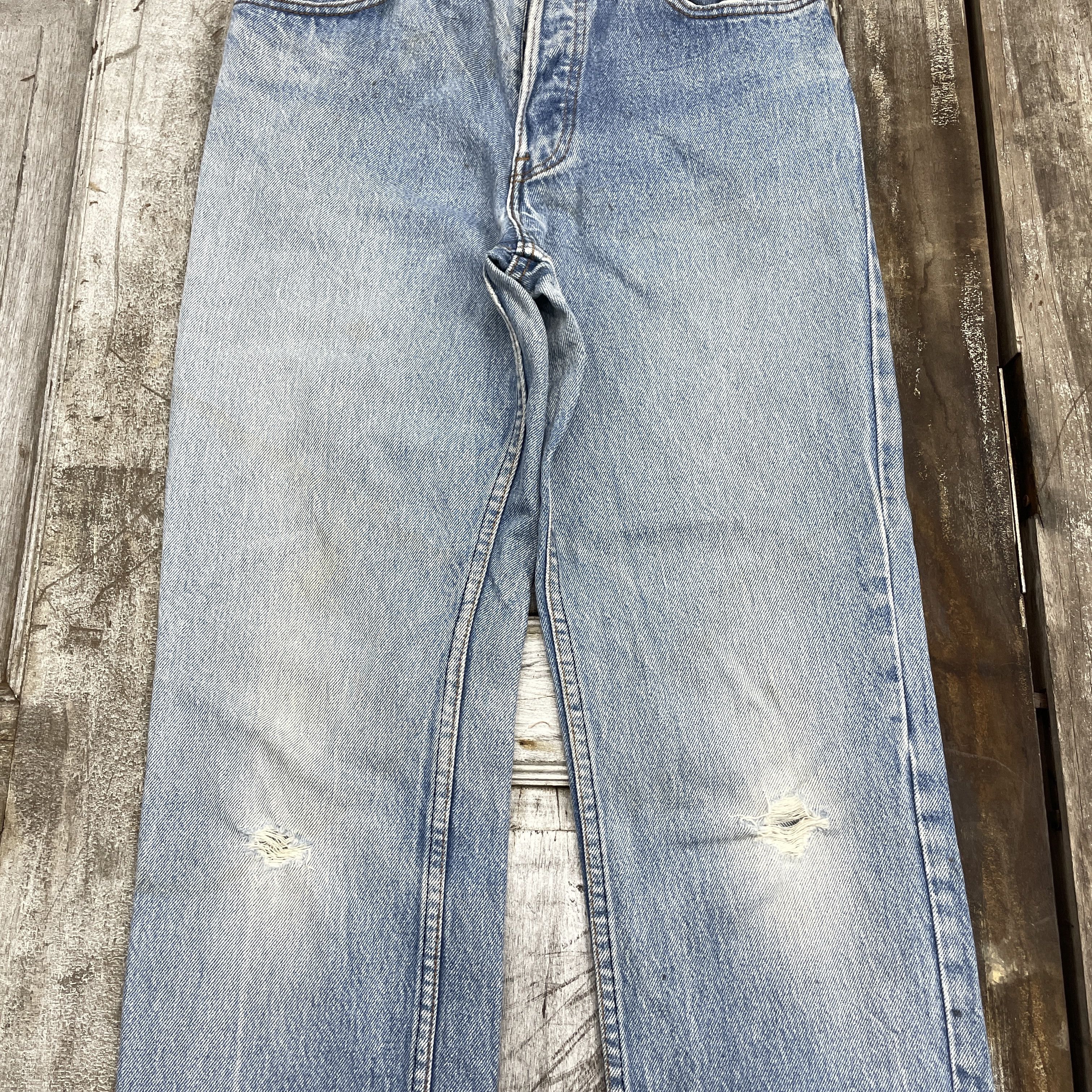 Levi's Vintage Levi's 501 Blue Wash Distressed Jeans -WC318 Size US 26 / EU 42 - 2 Thumbnail