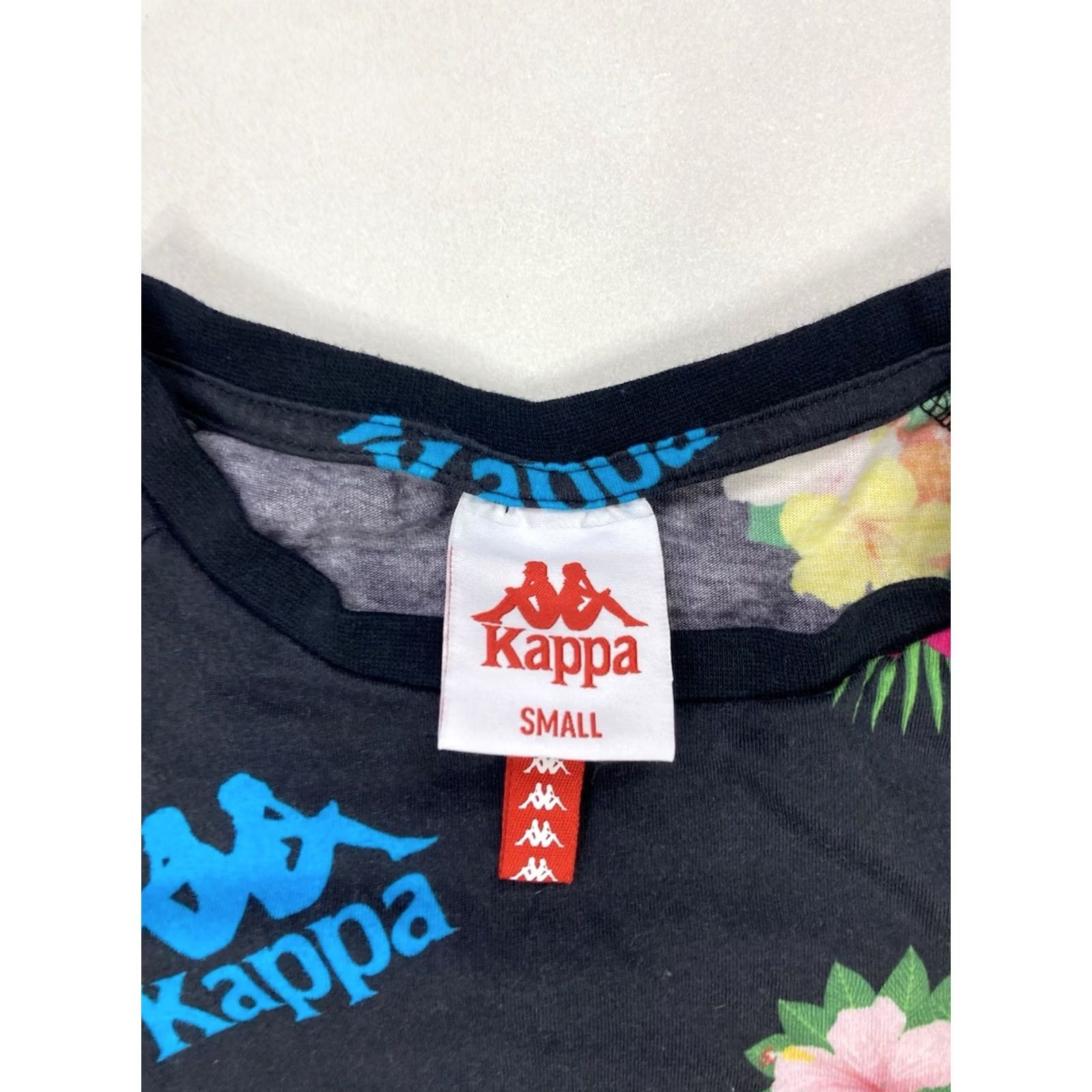 Kappa Kappa Logo Floral All Over Print Graphic T-shirt Women Small Black Short Sleeve Size S / US 4 / IT 40 - 3 Thumbnail