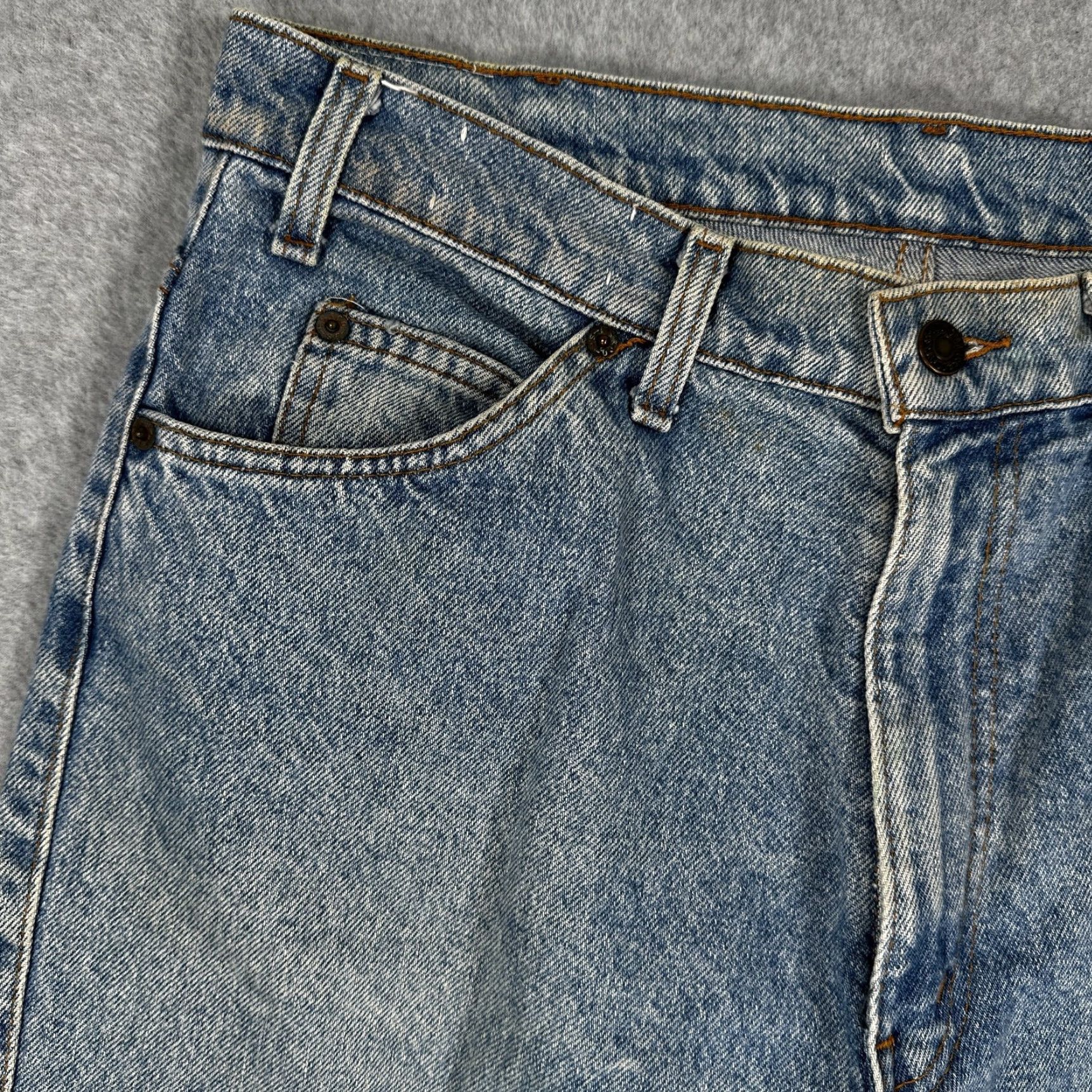 Levi's VINTAGE Levi's 505 Jeans Mens 34x30 Blue Denim Straight Leg Made USA Brown Tab 80s 90s Mens Jeans Size US 34 / EU 50 - 3 Thumbnail
