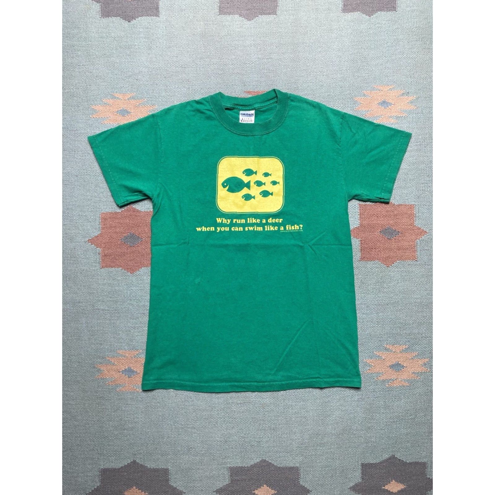 John Deere VINTAGE John Deere T-Shirt Men Small Green Why run like deer when you can swim like a fish Fish theme Shirts 90s Mens Size US S / EU 44-46 / 1 - 2 Thumbnail