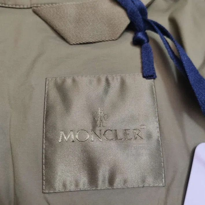 Moncler M Size Solid Lapel Single.