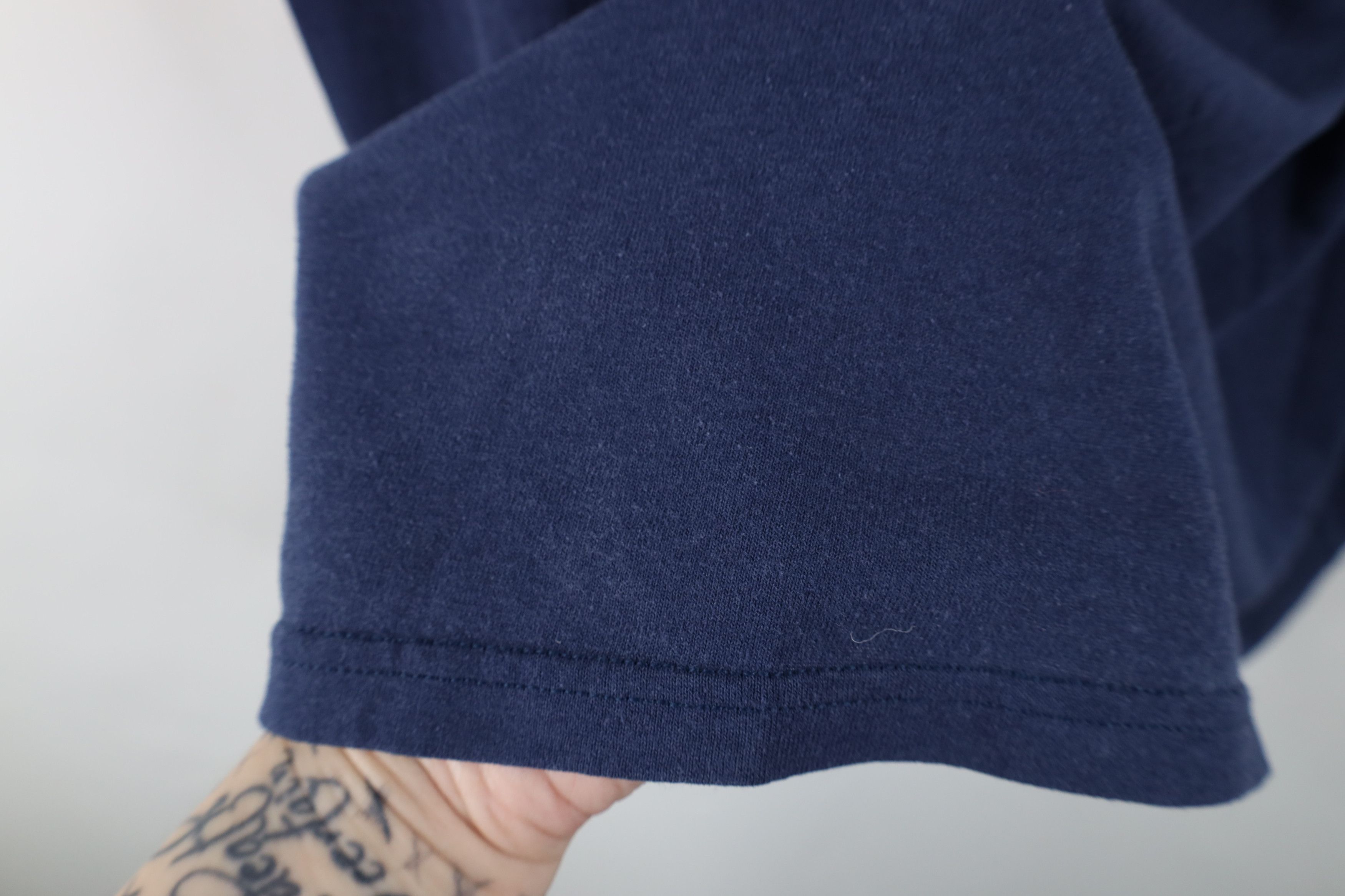 Hanes Vintage 90s Hanes Heavyweight Blank T-Shirt Navy Blue Size US L / EU 52-54 / 3 - 6 Thumbnail