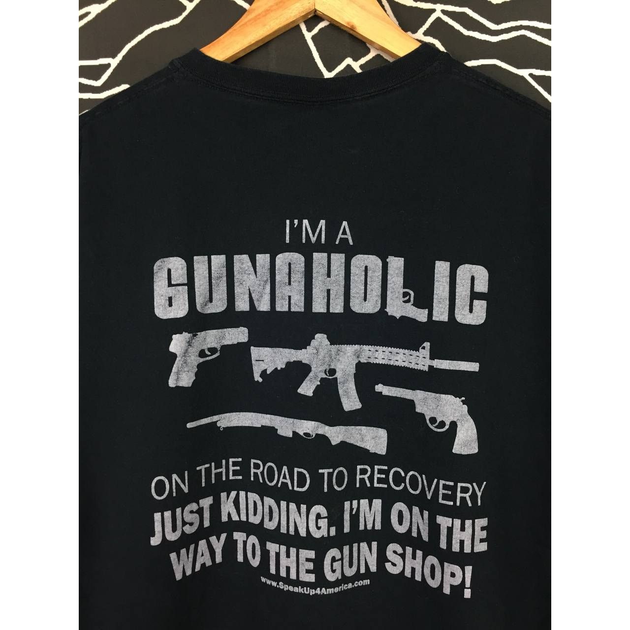 Gildan I'm A Gunaholic On The Road To Recovery SpeakUp4America Tee Size US XXL / EU 58 / 5 - 3 Thumbnail