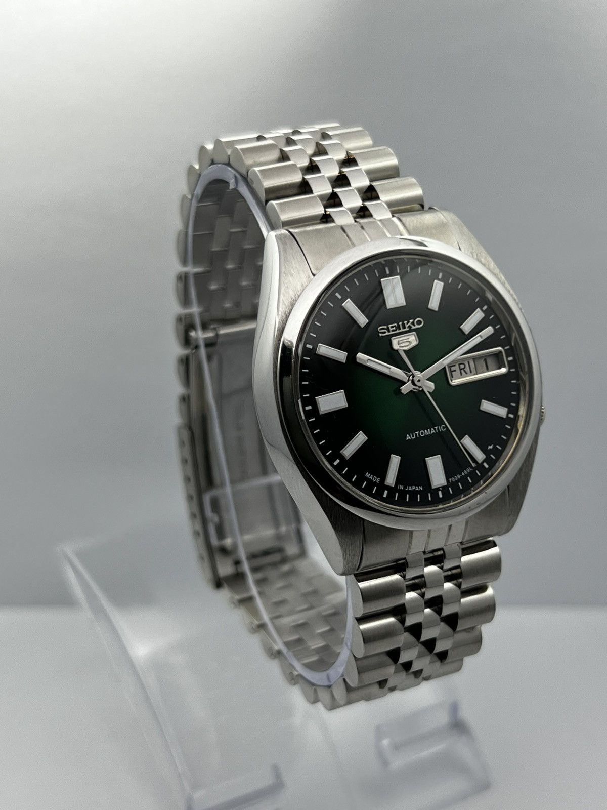 Seiko Seiko 5 Automatic Baton Dial Wrist Watch Day/Date Japan Size 36 - 14 Thumbnail