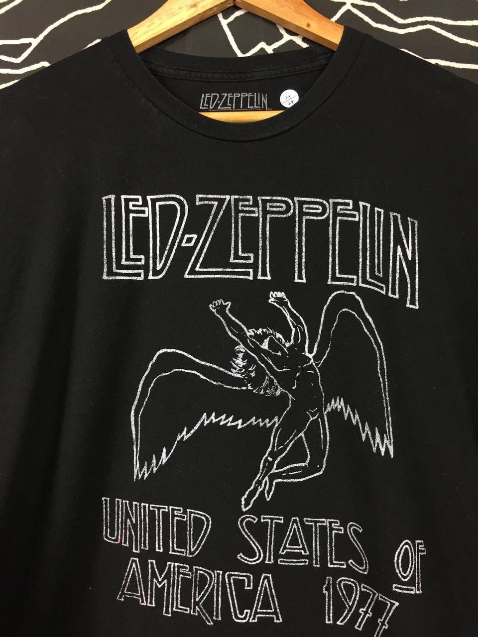 Band Tees × Led Zeppelin × Vintage Led Zeppelin United States of America 1977 Band Tee Size US XL / EU 56 / 4 - 3 Thumbnail