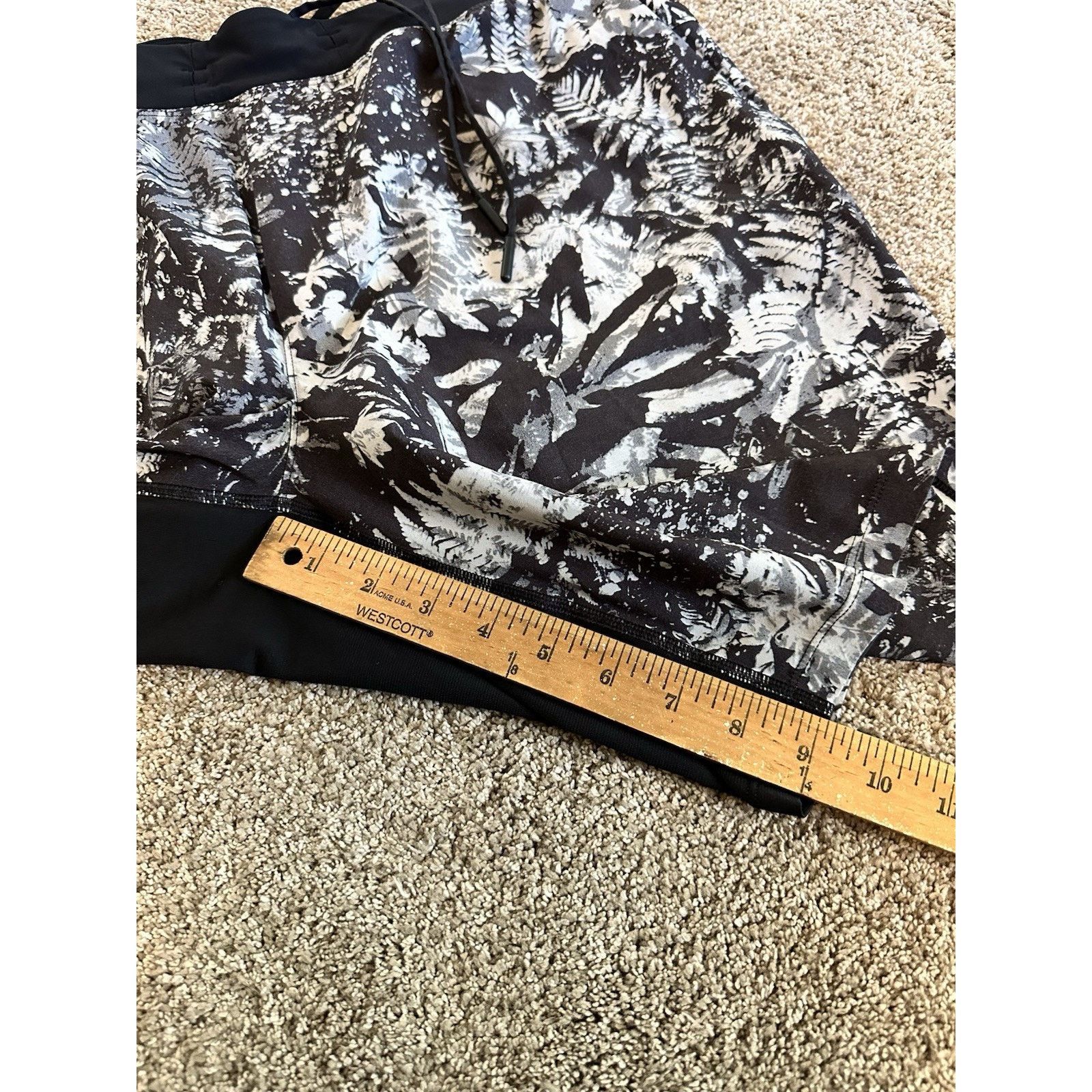 Lululemon Lululemon Board Shorts Mens XL Floral Unlined 9” Shorts Gym Size US 36 / EU 52 - 3 Thumbnail