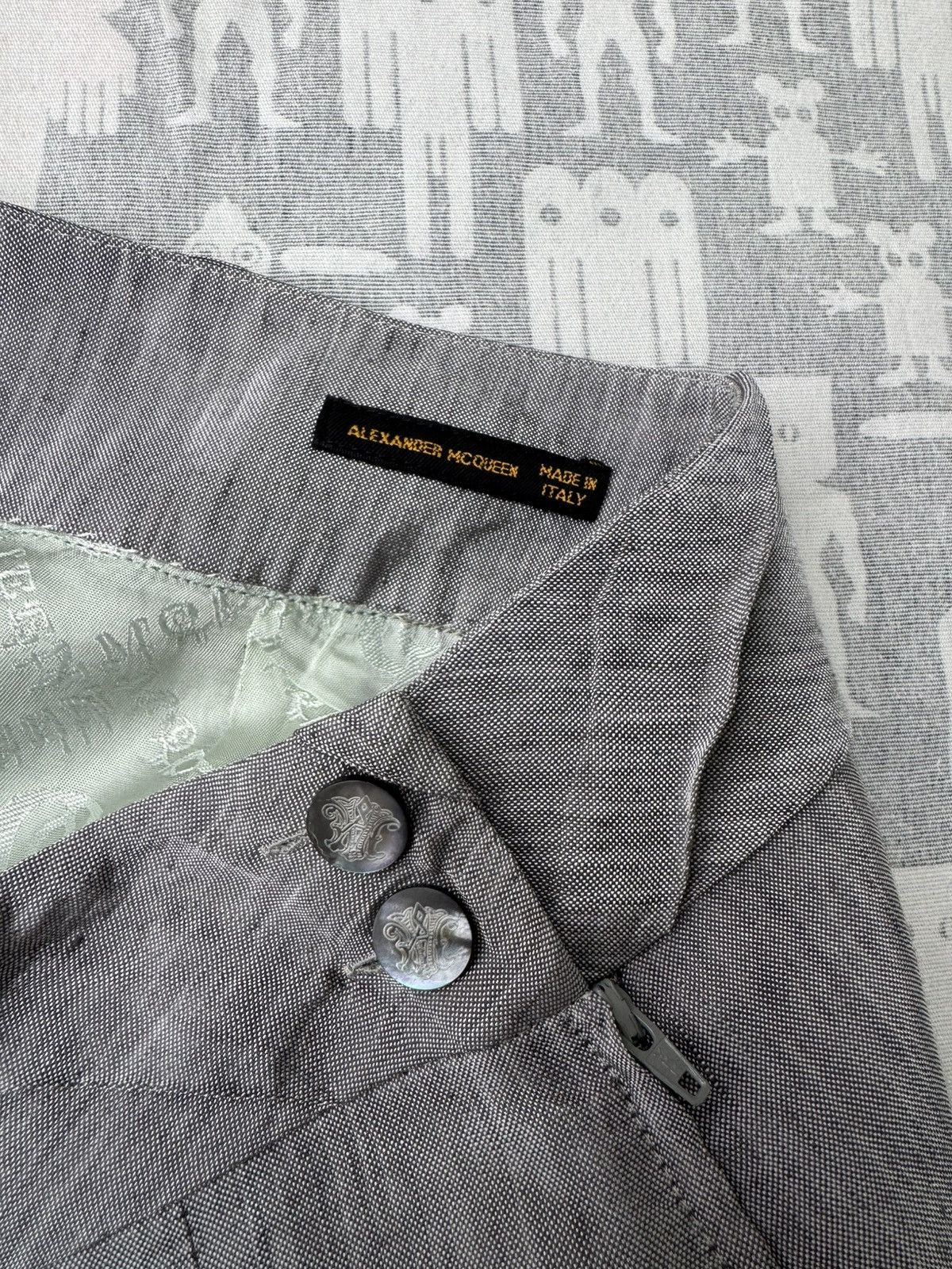 Alexander McQueen Alexander McQueen SS99 Silver Blazer & Skirt Suit Size L / US 10 / IT 46 - 20 Thumbnail