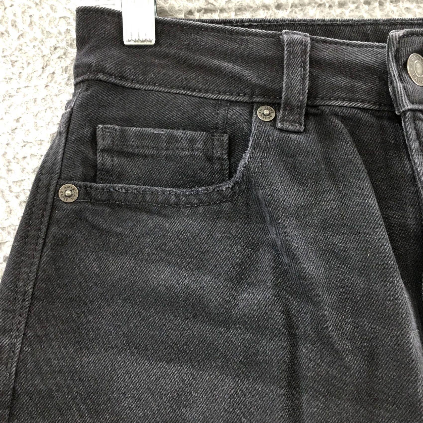 American Eagle Outfitters American Eagle Mom Jeans Womens 4R Black High Rise Distressed Size 27" / US 4 / IT 40 - 4 Thumbnail