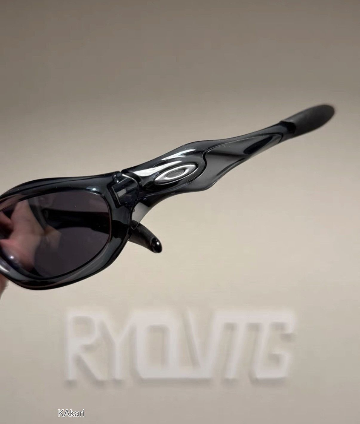 Oakley Black Sporty Sunglasses Size ONE SIZE - 6 Thumbnail