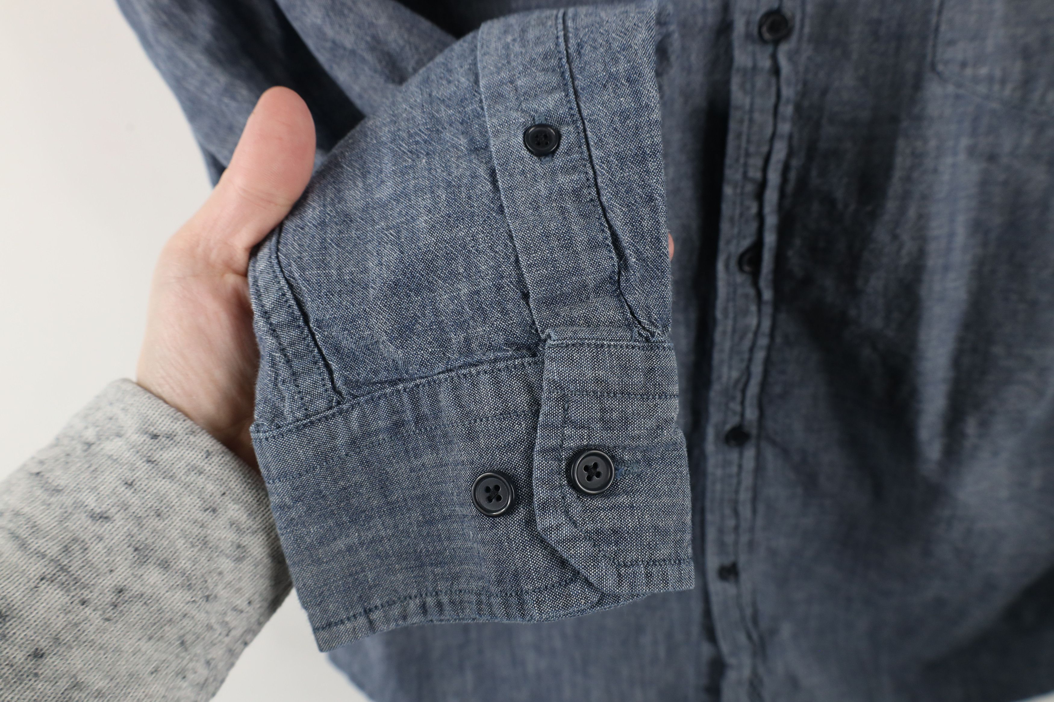 Banana Republic × Vintage Banana Republic Fit Chambray Collared Button Down Shirt Blue Size US L / EU 52-54 / 3 - 4 Thumbnail