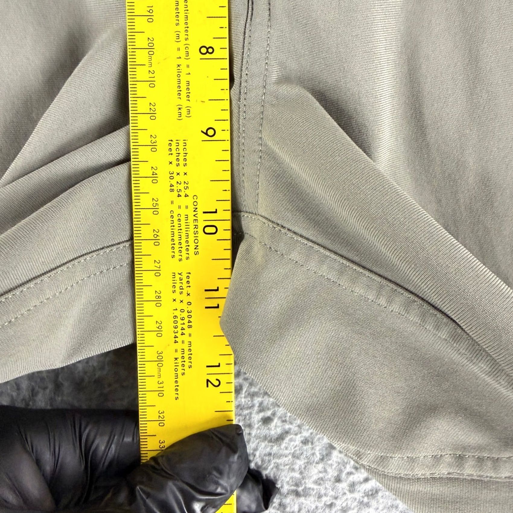 Lululemon Lululemon Commission Pants Mens 36 Olive Warpstreme Straight Leg Pants 36 Regular Olive Green Casual Business Travel Size US 36 / EU 52 - 6 Thumbnail