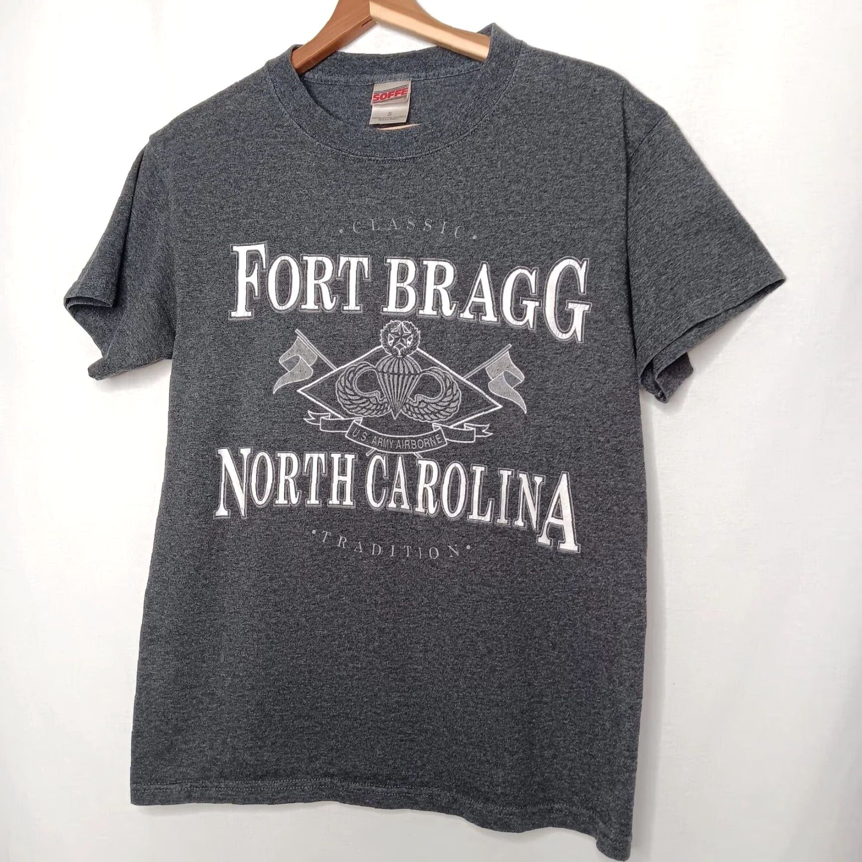 Soffe VINTAGE Soffe Military T-Shirt Men Small Fort Bragg North Carolina US Army Airborne Graphic Cotton Size US S / EU 44-46 / 1 - 2 Thumbnail