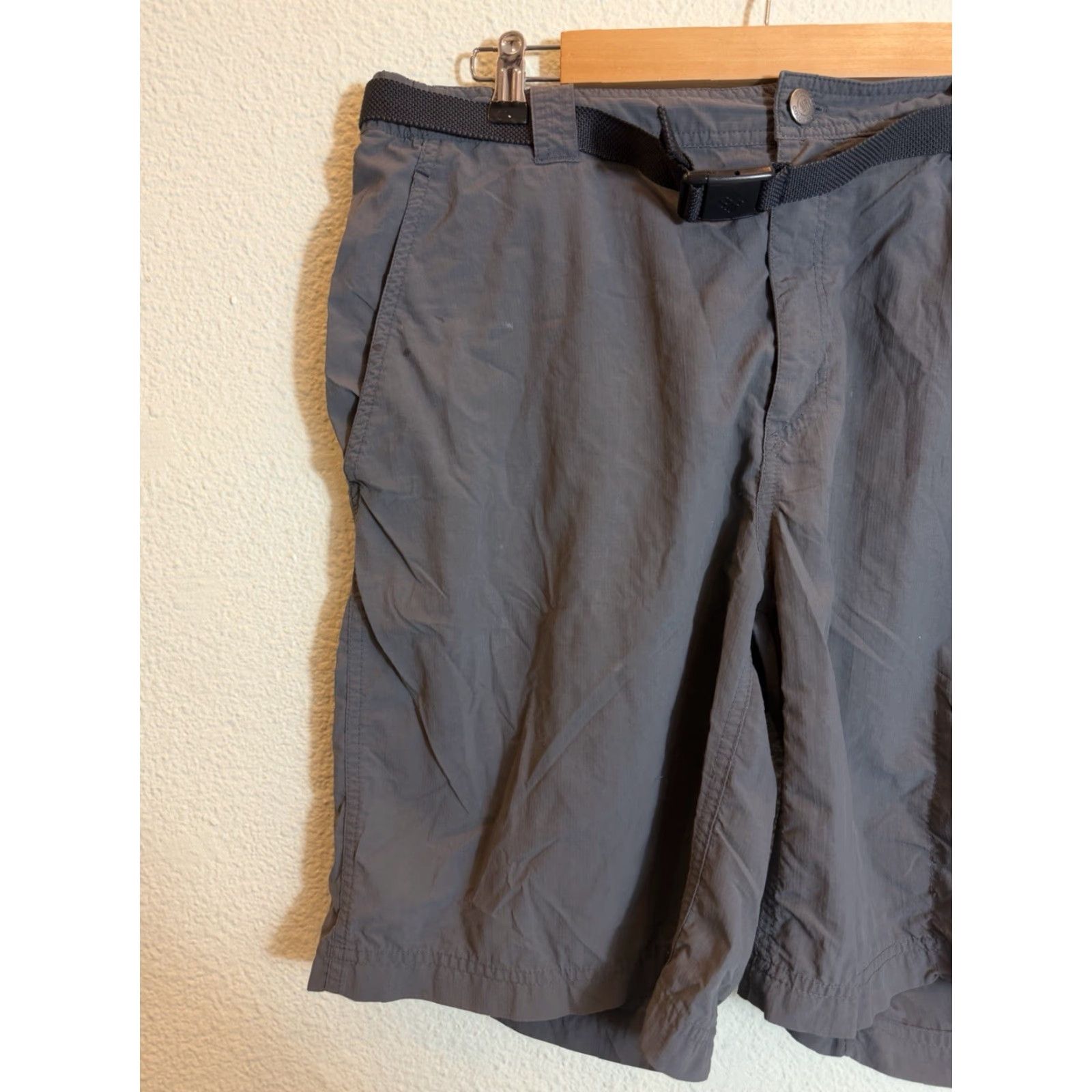 Vintage Columbia Cargo Shorts Belted Mens 38x10 Gray Omni Shade Cargo Belted Mens Size US 38 / EU 54 - 2 Thumbnail